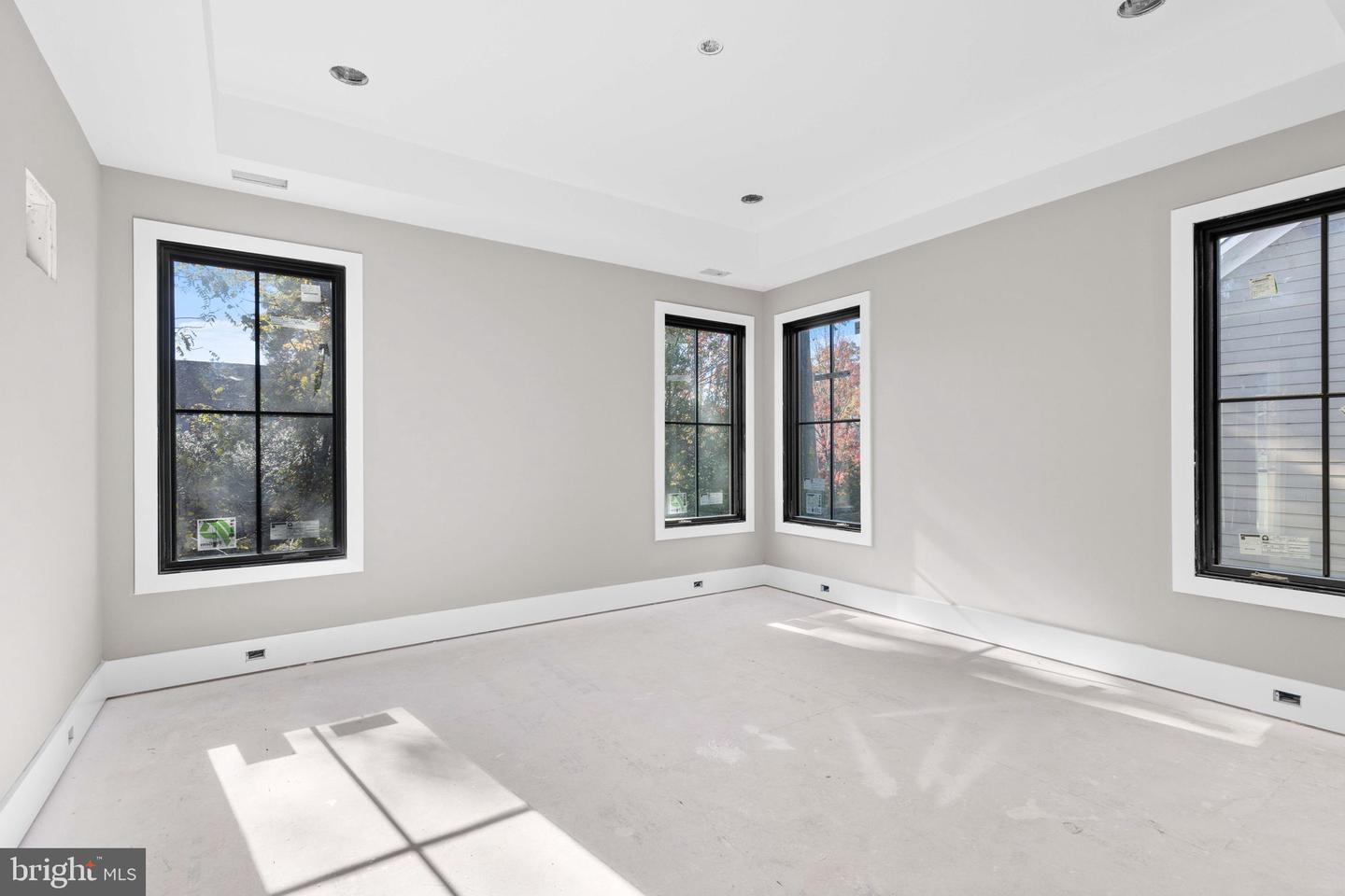 Arlington, Virginia, 22205, United States, 5 Bedrooms Bedrooms, ,6 BathroomsBathrooms,Residential,Active,1719221