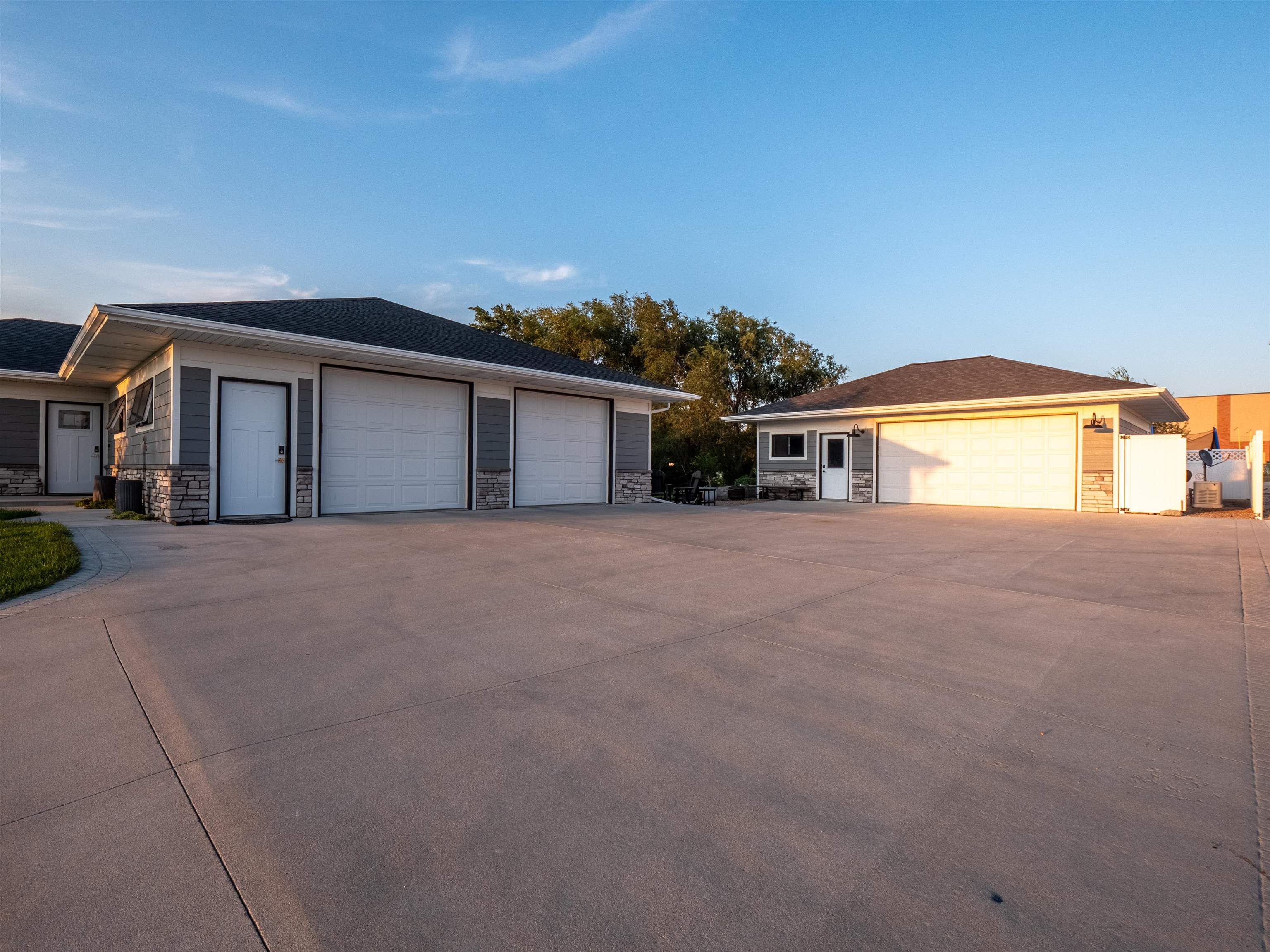Kearney, Nebraska, 68845, United States, 4 Bedrooms Bedrooms, ,6 BathroomsBathrooms,Residential,Active,1926913