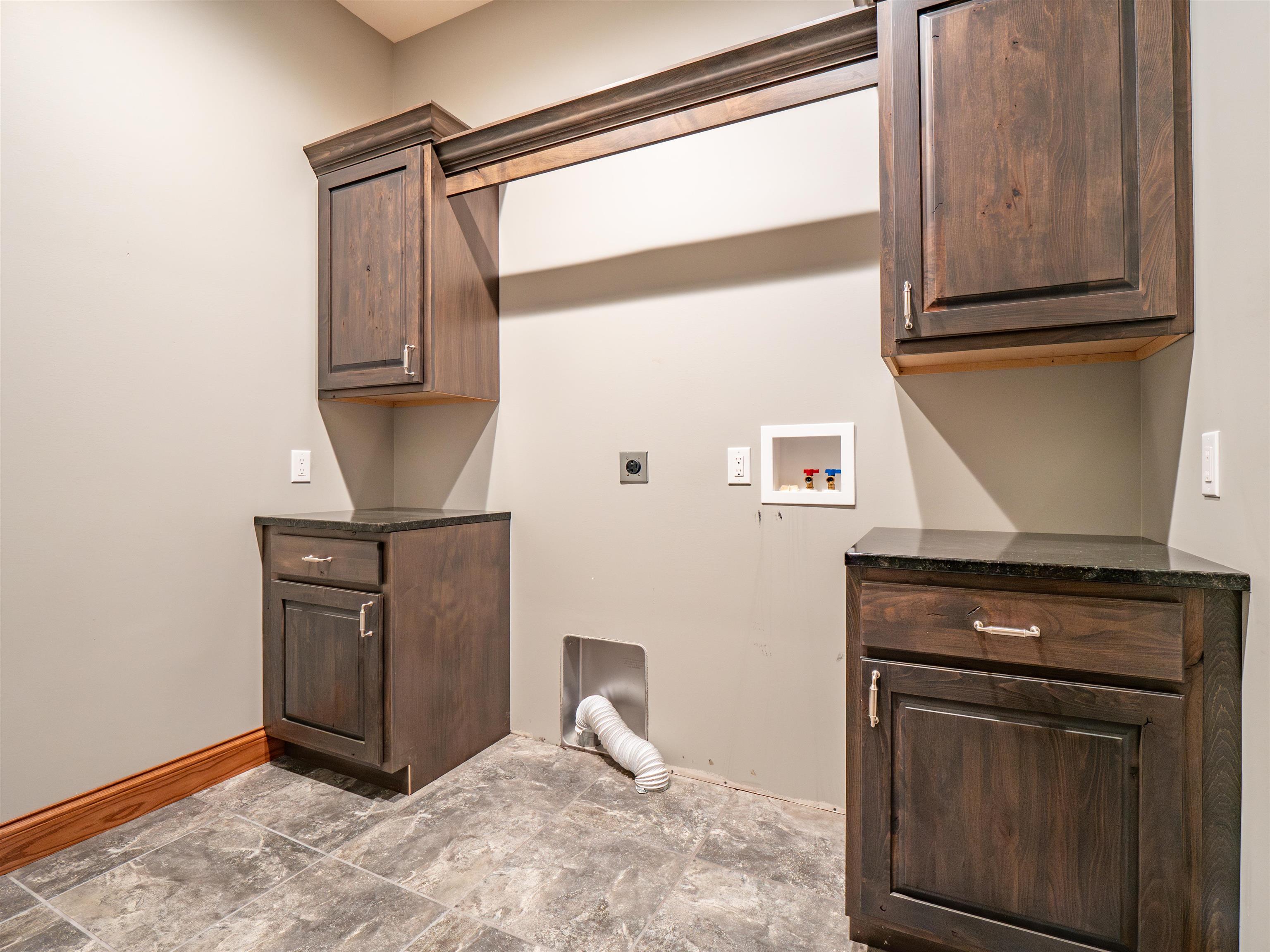 Kearney, Nebraska, 68845, United States, 3 Bedrooms Bedrooms, ,3 BathroomsBathrooms,Residential,Active,1909631