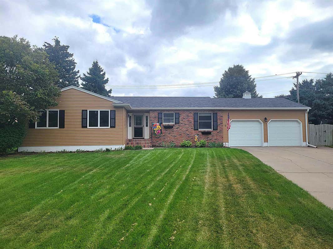 4715 G AVE, KEARNEY, NE 68847, photo 1 of 21