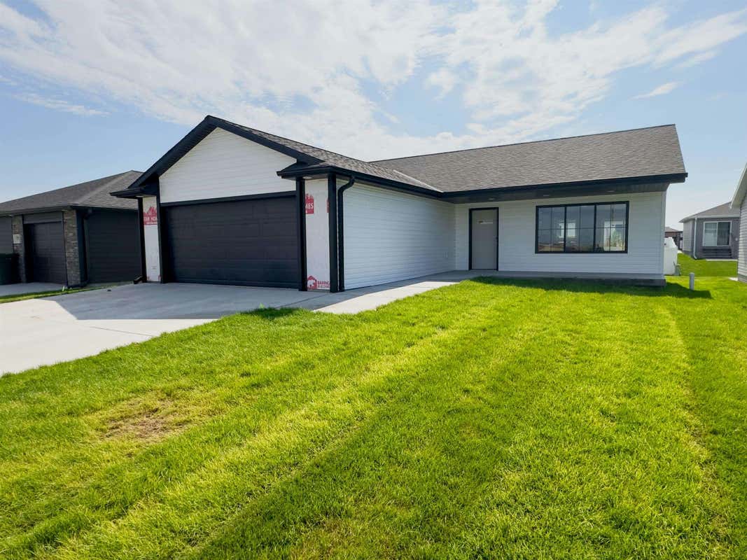 2307 E 38TH ST, KEARNEY, NE 68847, photo 1 of 9