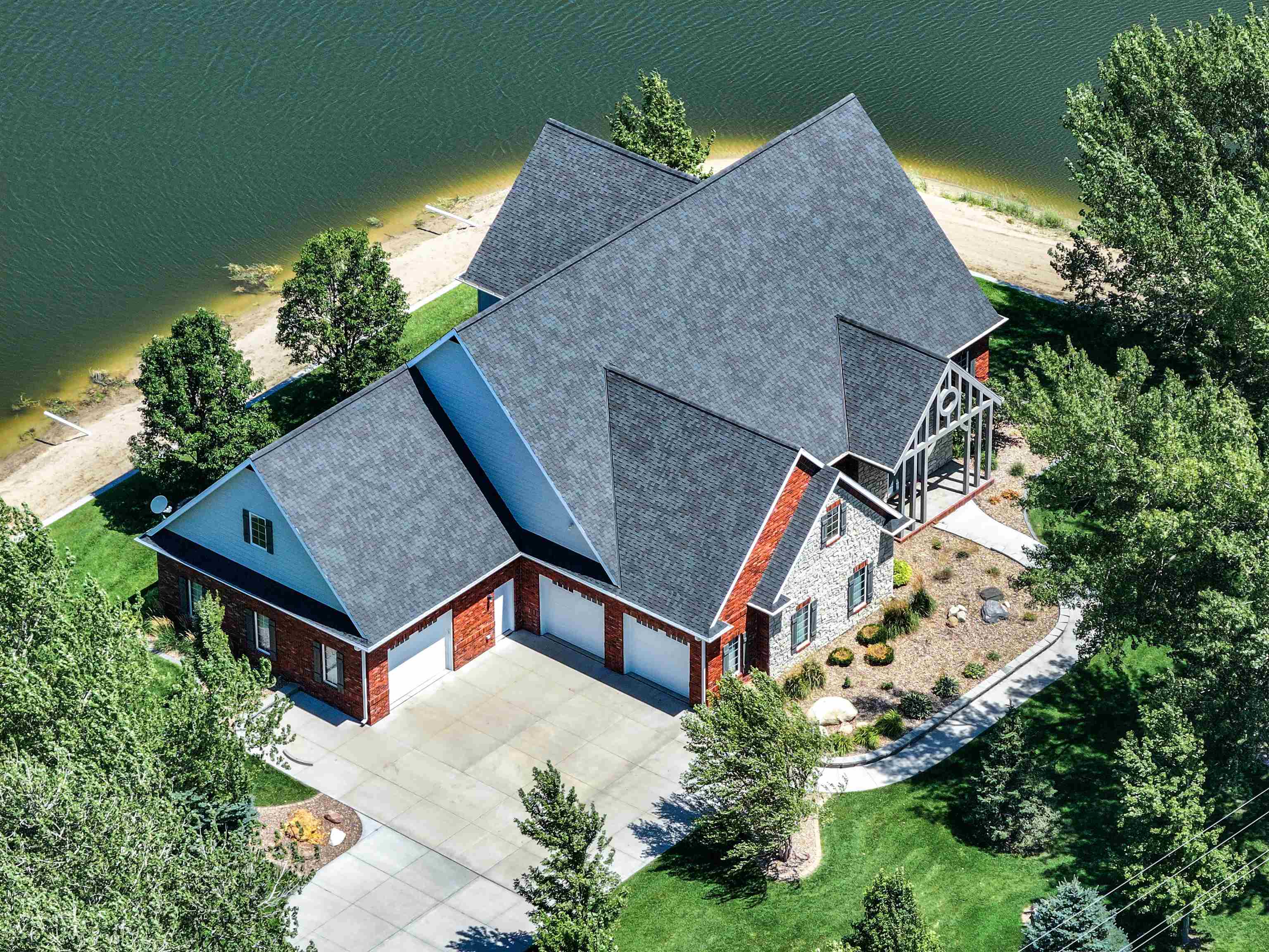 Kearney, Nebraska, 68845, United States, 3 Bedrooms Bedrooms, ,3 BathroomsBathrooms,Residential,Active,1909631