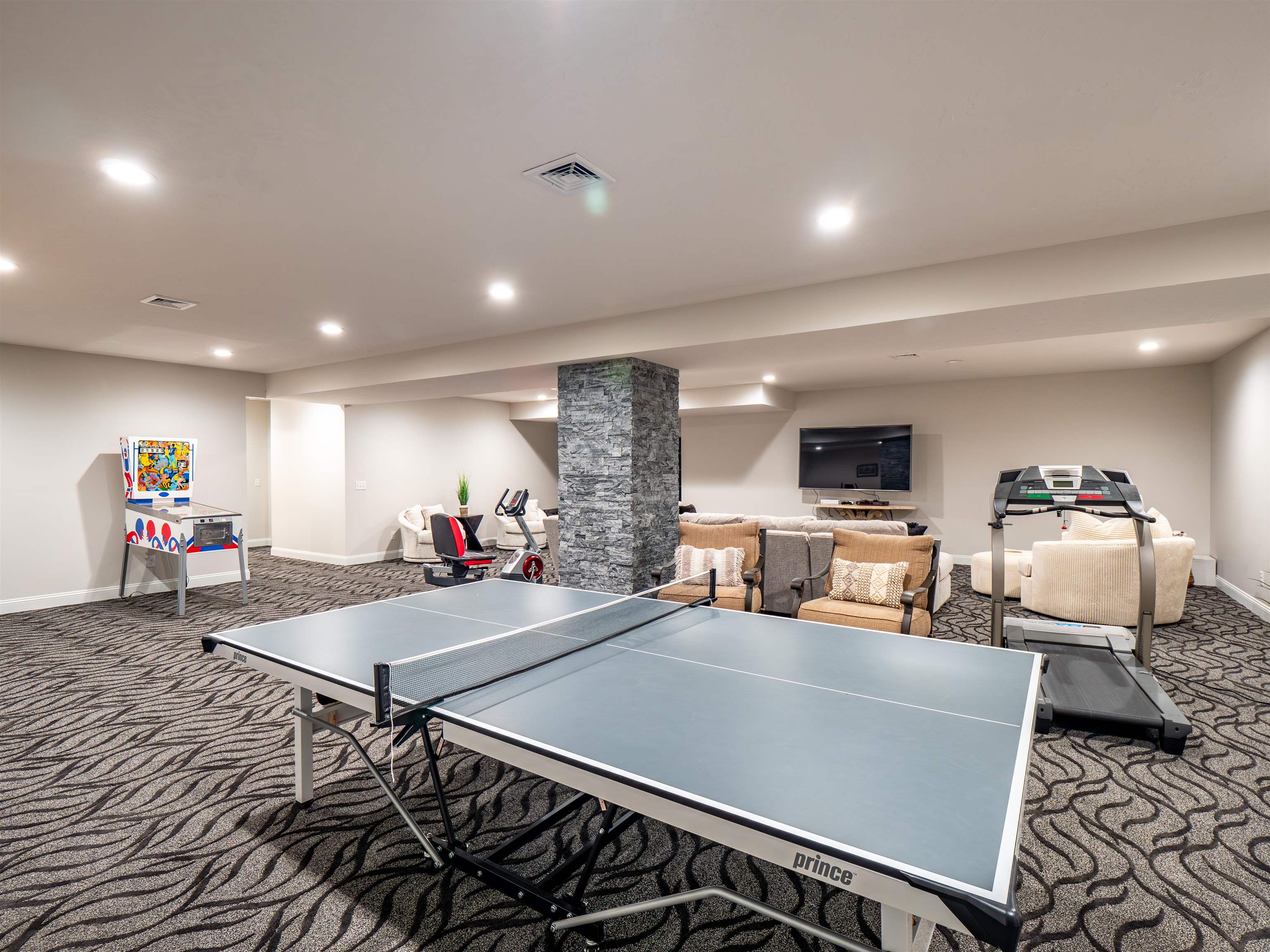 Kearney, Nebraska, 68845, United States, 4 Bedrooms Bedrooms, ,6 BathroomsBathrooms,Residential,Active,1926913