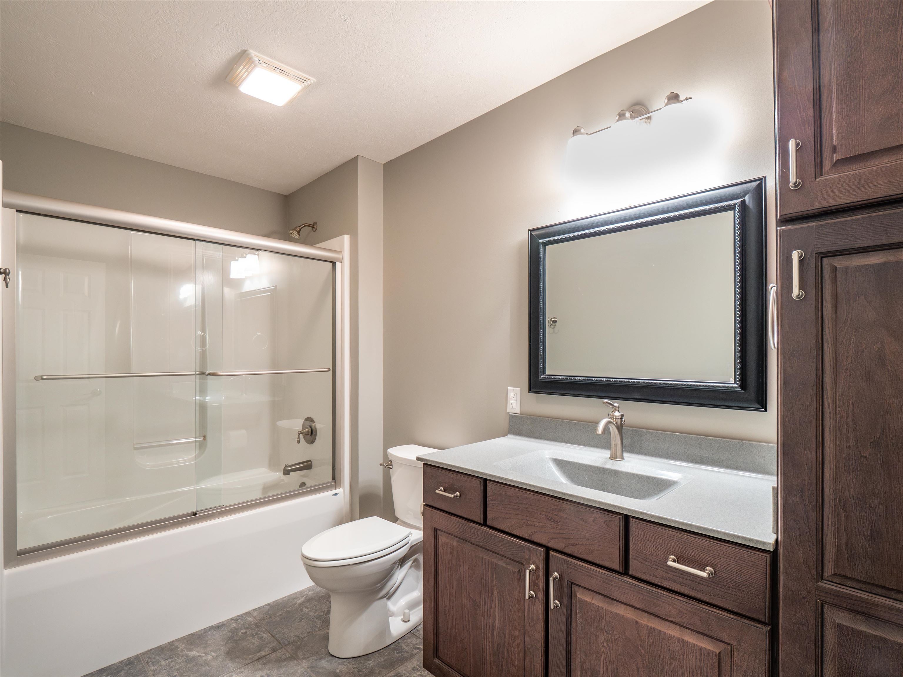 Kearney, Nebraska, 68845, United States, 3 Bedrooms Bedrooms, ,3 BathroomsBathrooms,Residential,Active,1909631