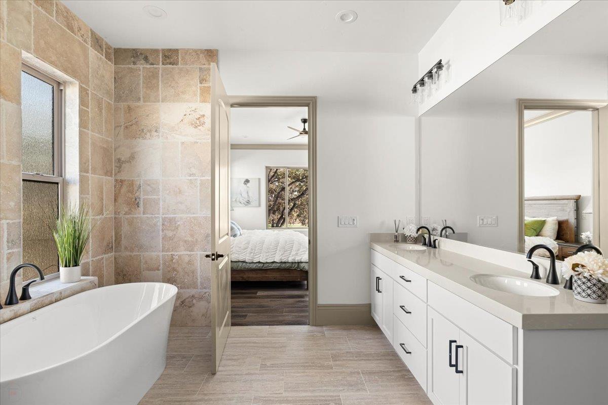 Copperopolis, California, 95228, United States, 4 Bedrooms Bedrooms, ,4 BathroomsBathrooms,Residential,Active,1824924