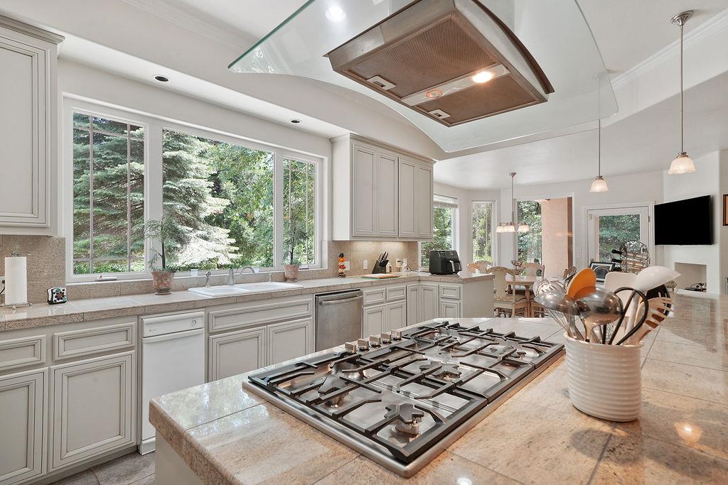 Arnold, California, 95223, United States, 3 Bedrooms Bedrooms, ,4 BathroomsBathrooms,Residential,Active,2000220