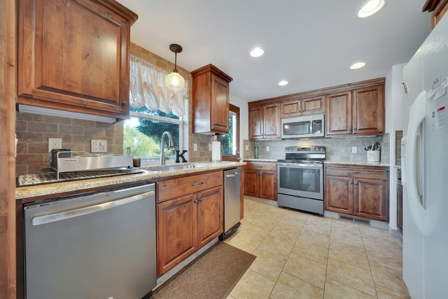 Copperopolis, California, 95228, United States, 4 Bedrooms Bedrooms, ,5 BathroomsBathrooms,Residential,Active,1824555
