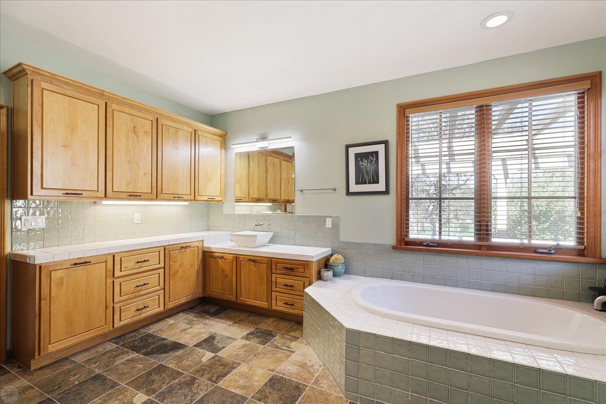 Copperopolis, California, 95228, United States, 3 Bedrooms Bedrooms, ,4 BathroomsBathrooms,Residential,Active,1998580