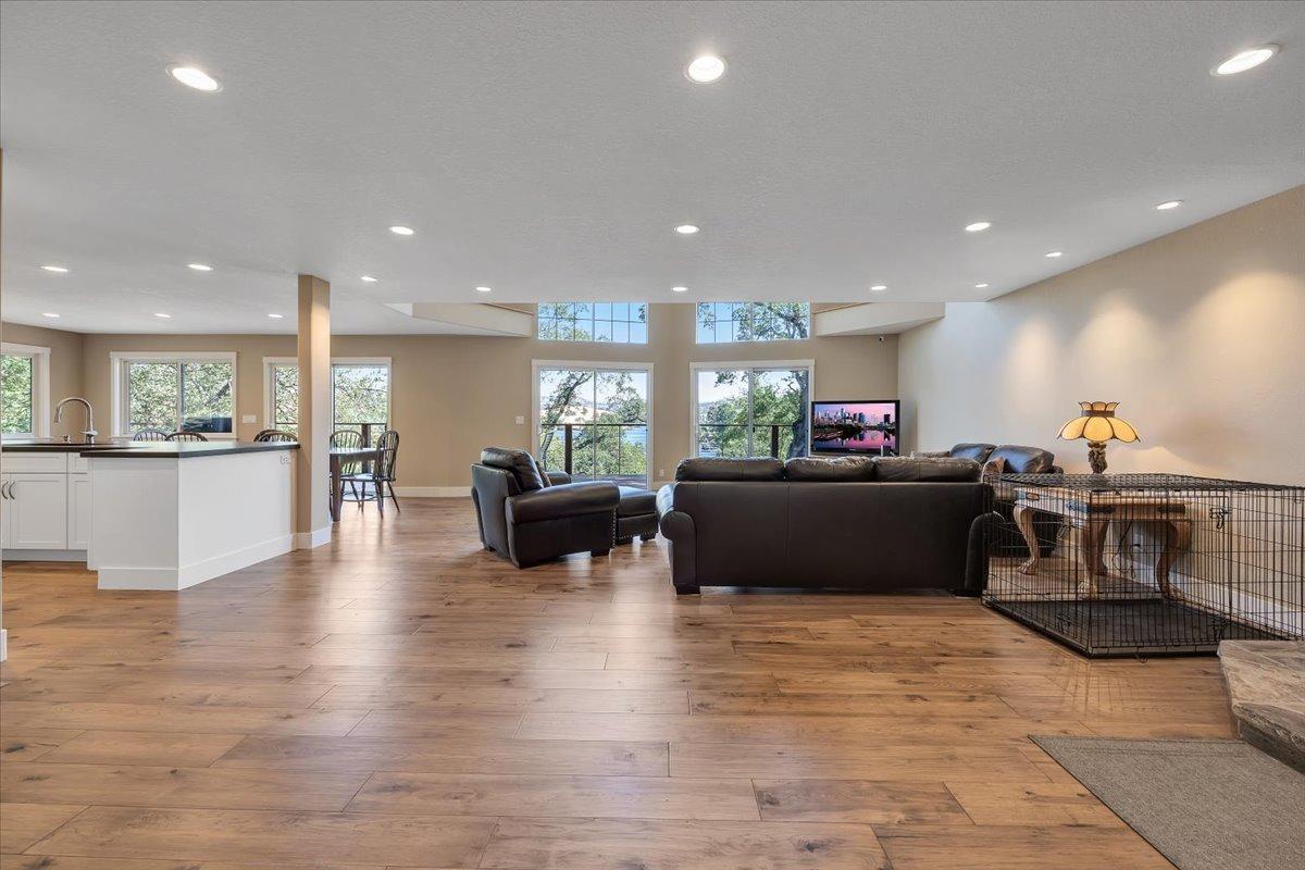 Jamestown, California, 95327, United States, 3 Bedrooms Bedrooms, ,2 BathroomsBathrooms,Residential,Active,1748288