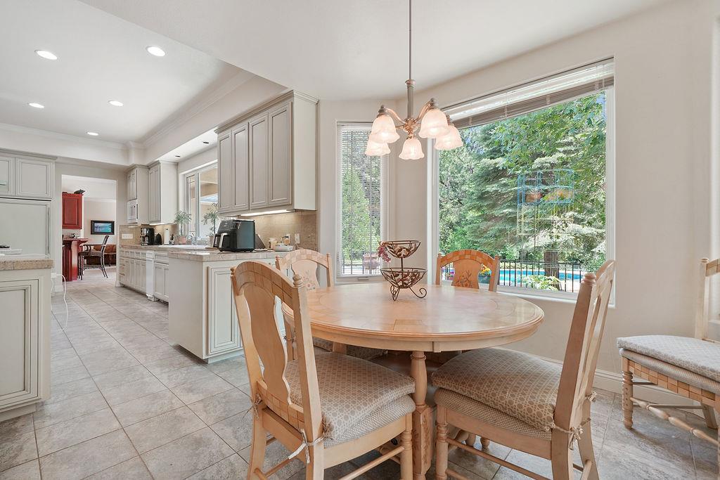 Arnold, California, 95223, United States, 3 Bedrooms Bedrooms, ,4 BathroomsBathrooms,Residential,Active,1860314