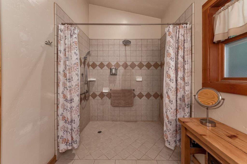 Arnold, California, 95223, United States, 6 Bedrooms Bedrooms, ,7 BathroomsBathrooms,Residential,Active,1797980
