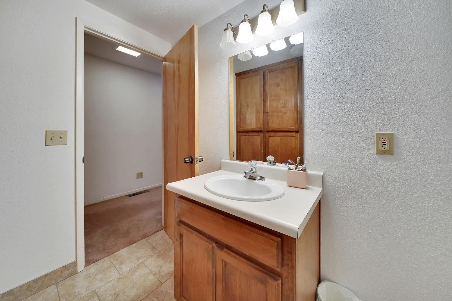 Copperopolis, California, 95228, United States, 4 Bedrooms Bedrooms, ,5 BathroomsBathrooms,Residential,Active,1824555