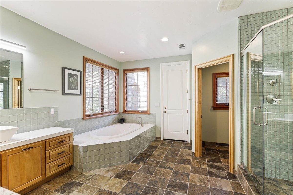 Copperopolis, California, 95228, United States, 3 Bedrooms Bedrooms, ,4 BathroomsBathrooms,Residential,Active,1998580