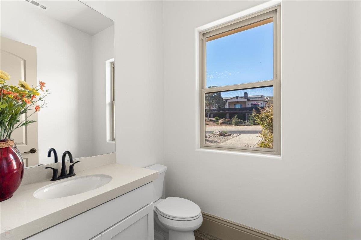 Copperopolis, California, 95228, United States, 4 Bedrooms Bedrooms, ,4 BathroomsBathrooms,Residential,Active,1824924