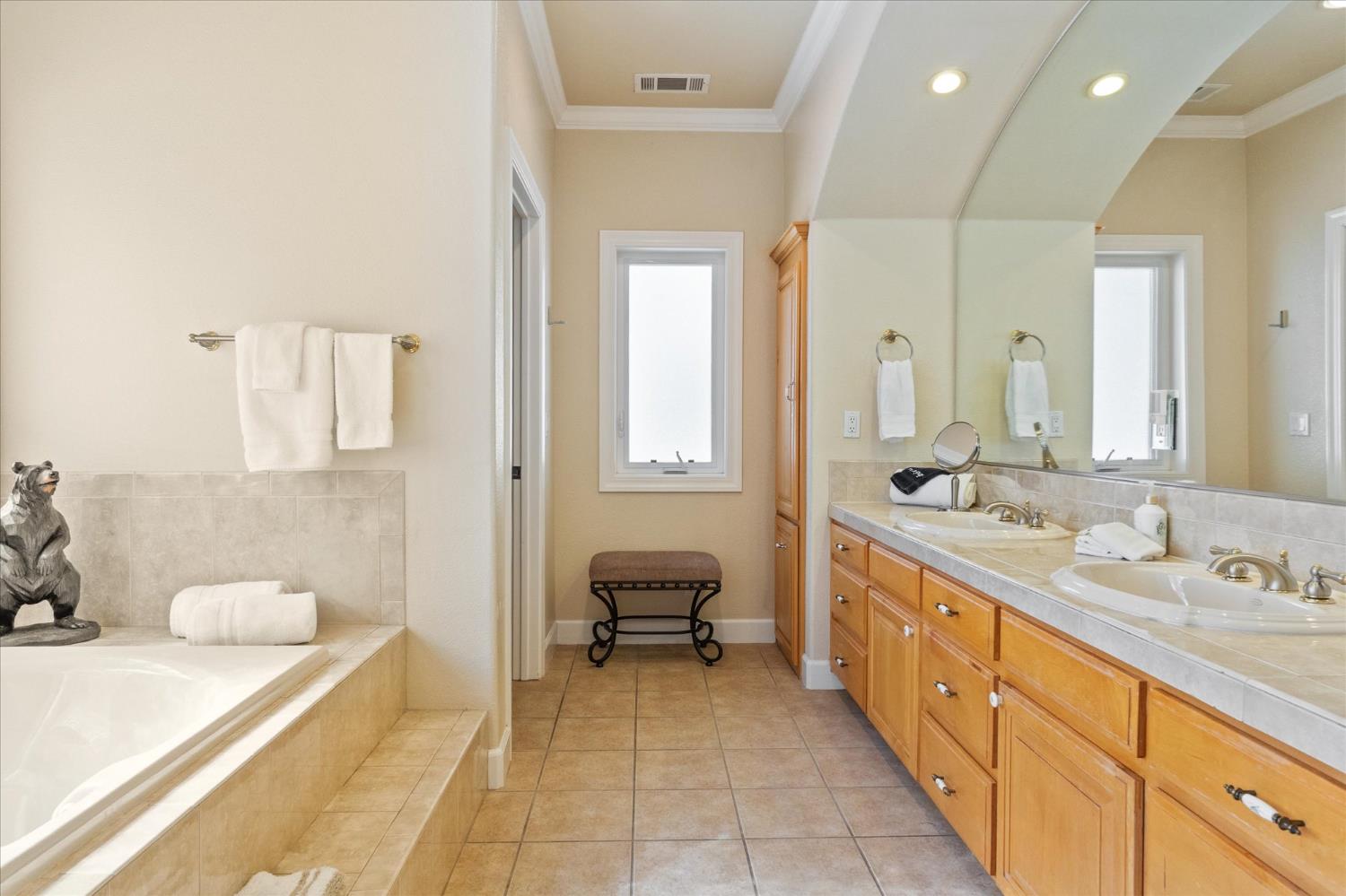 Murphys, California, 95247, United States, 4 Bedrooms Bedrooms, ,4 BathroomsBathrooms,Residential,Active,1959516