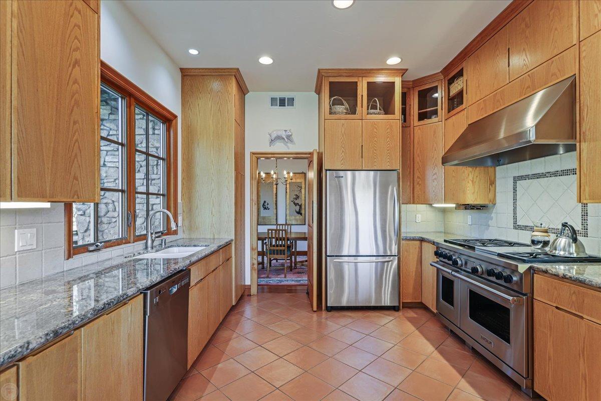 Copperopolis, California, 95228, United States, 3 Bedrooms Bedrooms, ,4 BathroomsBathrooms,Residential,Active,1998580