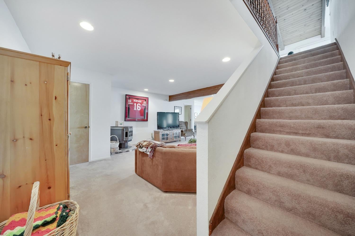 Copperopolis, California, 95228, United States, 4 Bedrooms Bedrooms, ,5 BathroomsBathrooms,Residential,Active,1824555