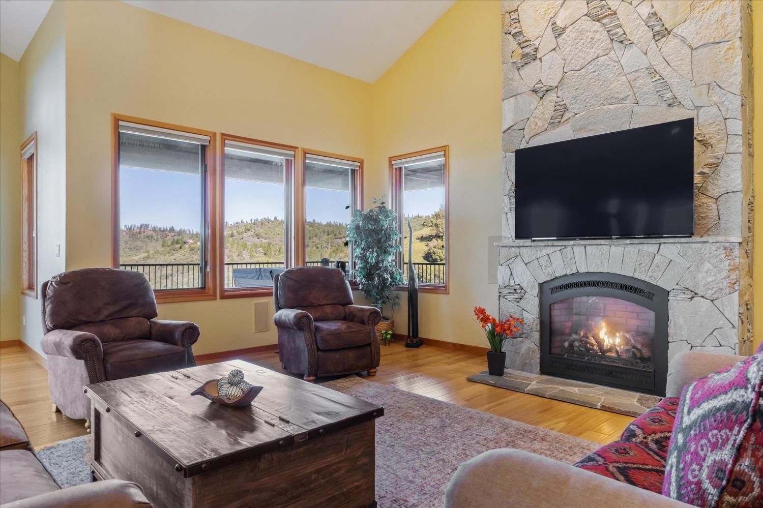 Murphys, California, 95247, United States, 4 Bedrooms Bedrooms, ,5 BathroomsBathrooms,Residential,Active,1741565