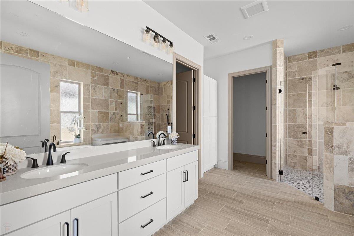 Copperopolis, California, 95228, United States, 4 Bedrooms Bedrooms, ,4 BathroomsBathrooms,Residential,Active,1824924