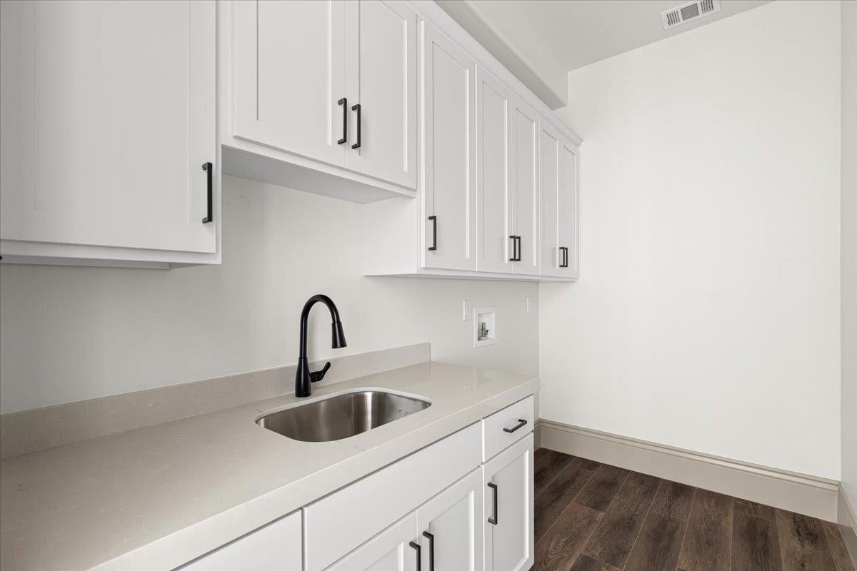 Copperopolis, California, 95228, United States, 4 Bedrooms Bedrooms, ,4 BathroomsBathrooms,Residential,Active,1824924