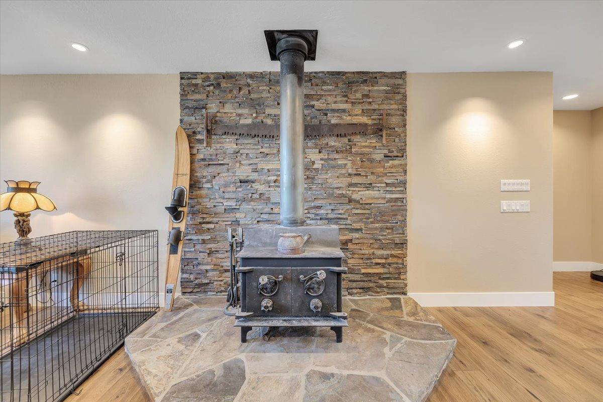 Jamestown, California, 95327, United States, 3 Bedrooms Bedrooms, ,2 BathroomsBathrooms,Residential,Active,1748288