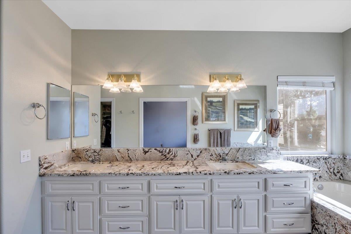 Copperopolis, California, 95228, United States, 5 Bedrooms Bedrooms, ,3 BathroomsBathrooms,Residential,Active,1967124