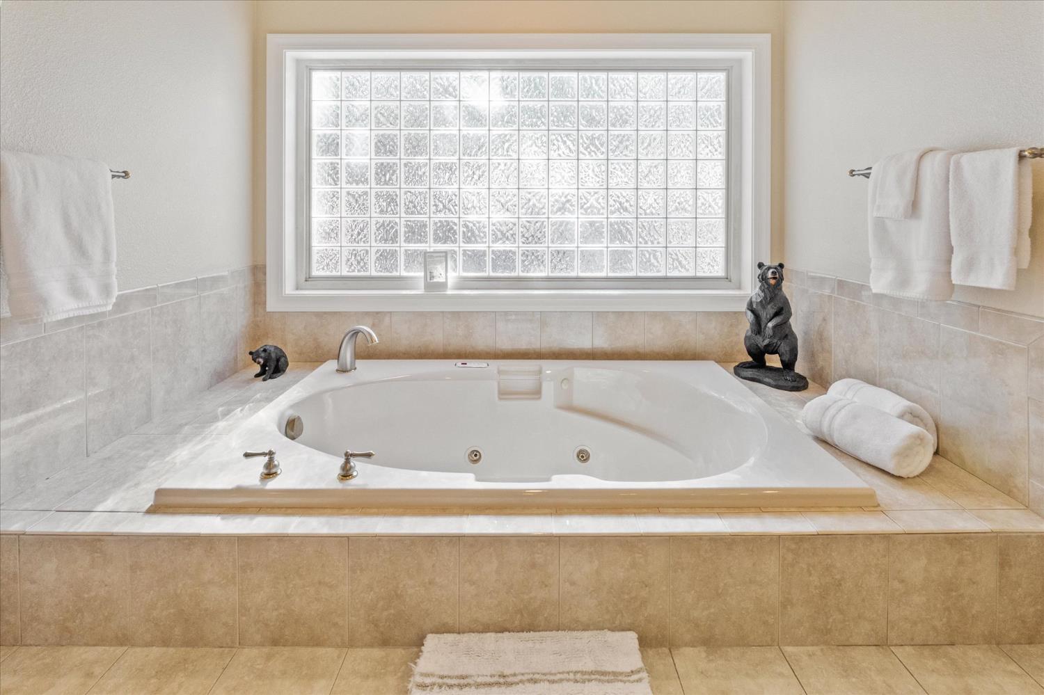 Murphys, California, 95247, United States, 4 Bedrooms Bedrooms, ,4 BathroomsBathrooms,Residential,Active,1959516