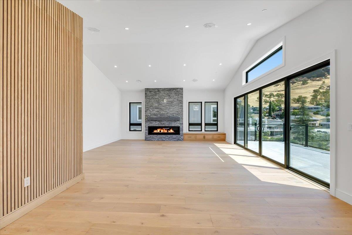 Copperopolis, California, 95228, United States, 3 Bedrooms Bedrooms, ,4 BathroomsBathrooms,Residential,Active,1723084