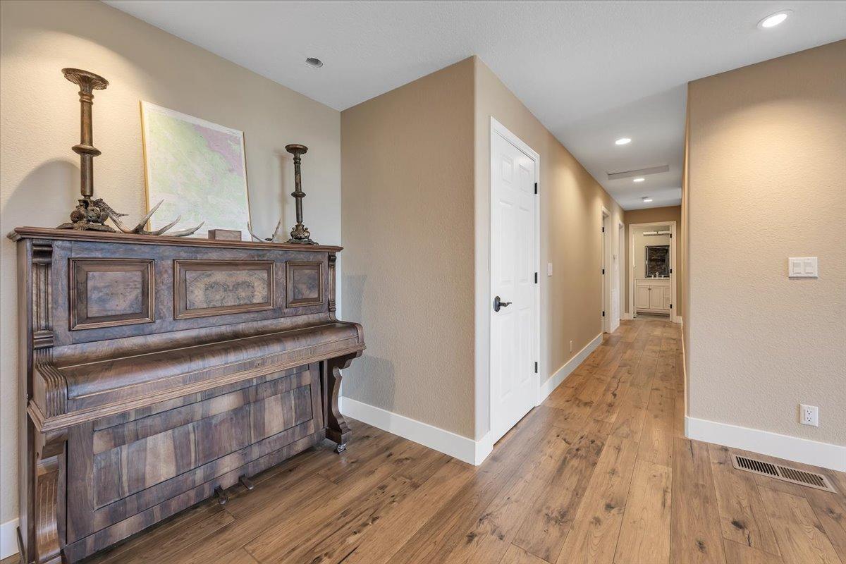 Jamestown, California, 95327, United States, 3 Bedrooms Bedrooms, ,2 BathroomsBathrooms,Residential,Active,1748288