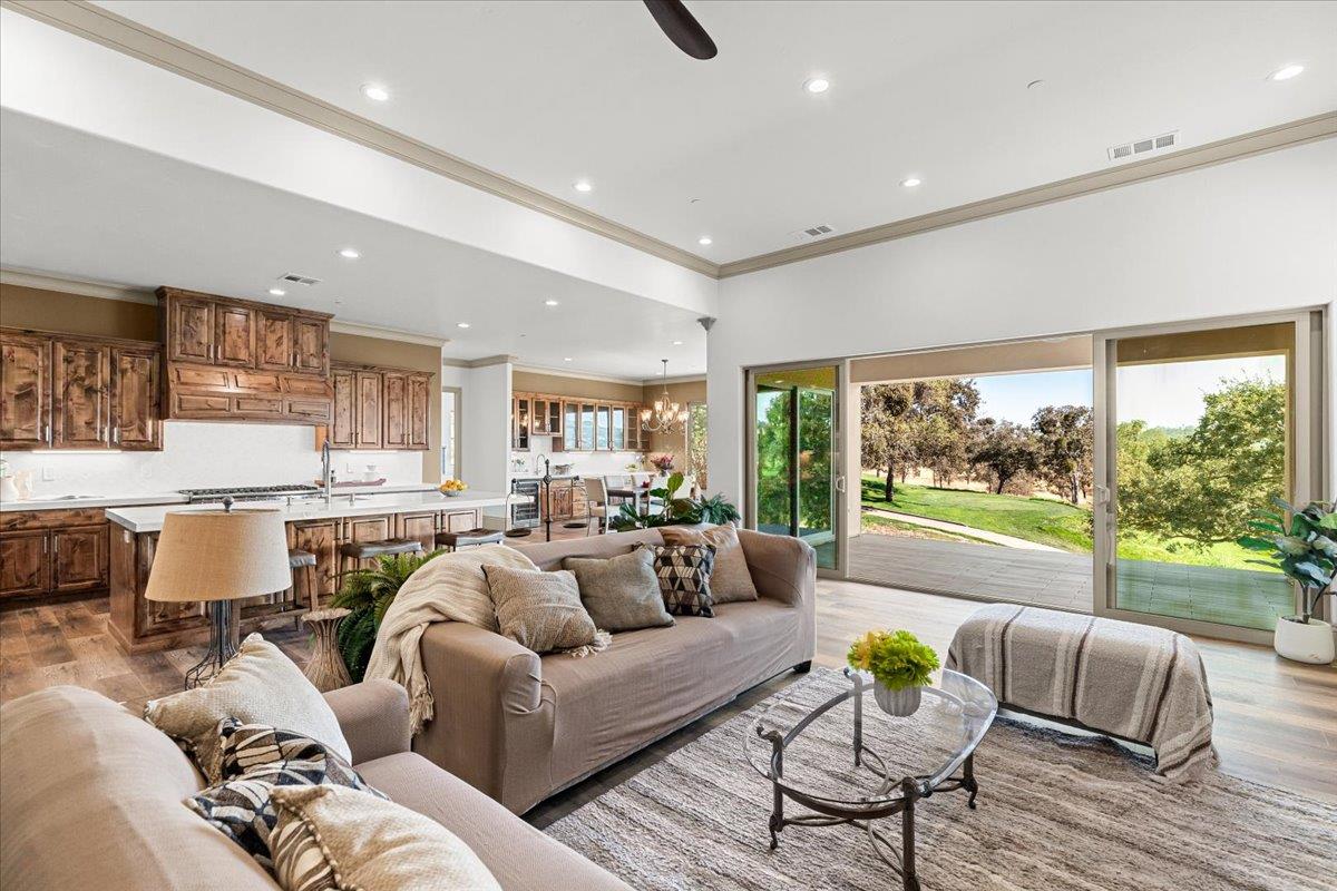 Copperopolis, California, 95228, United States, 4 Bedrooms Bedrooms, ,4 BathroomsBathrooms,Residential,Active,1824924