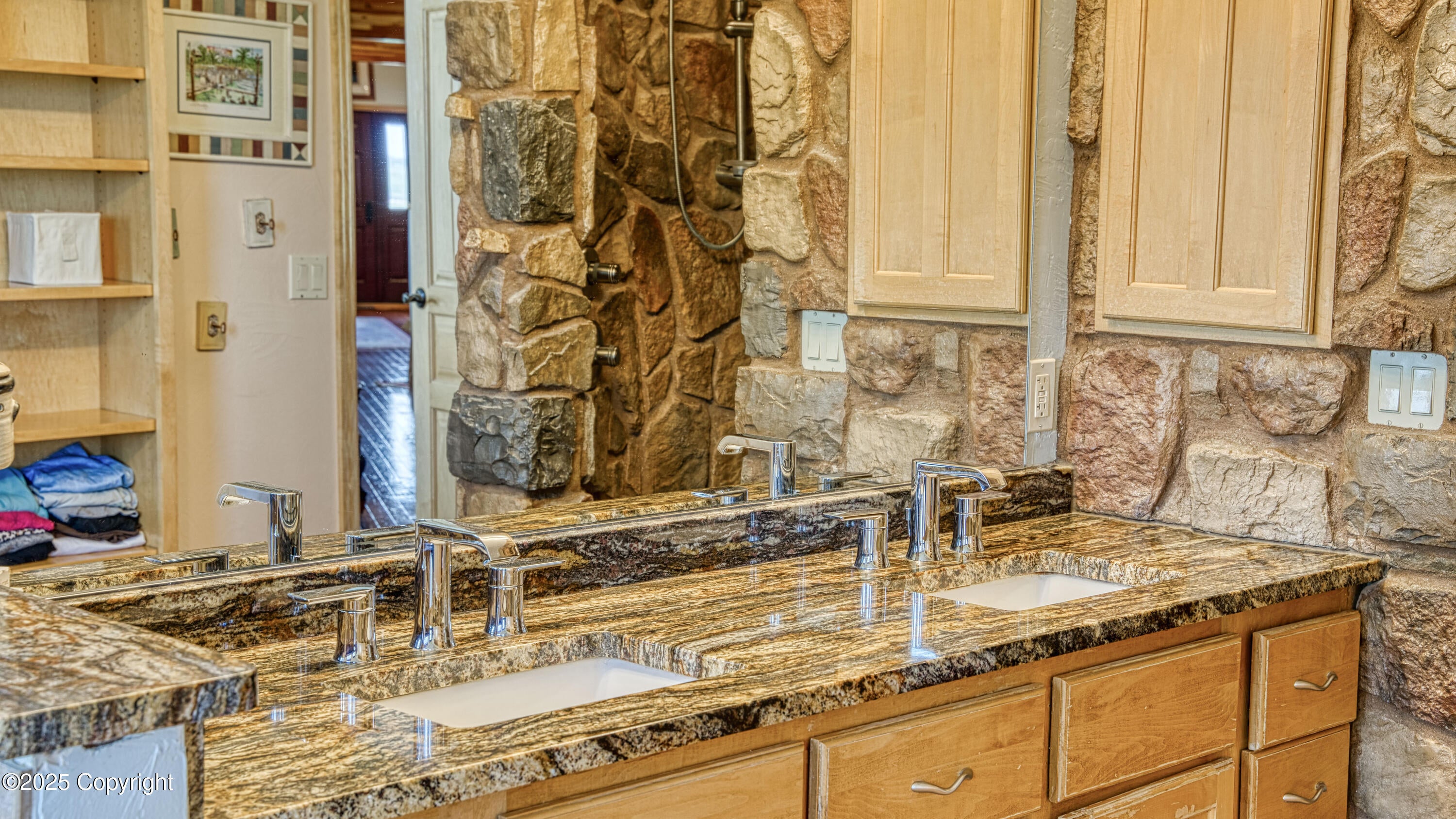 Gillette, Wyoming, 82718, United States, ,5 BathroomsBathrooms,Residential,Active,1824510