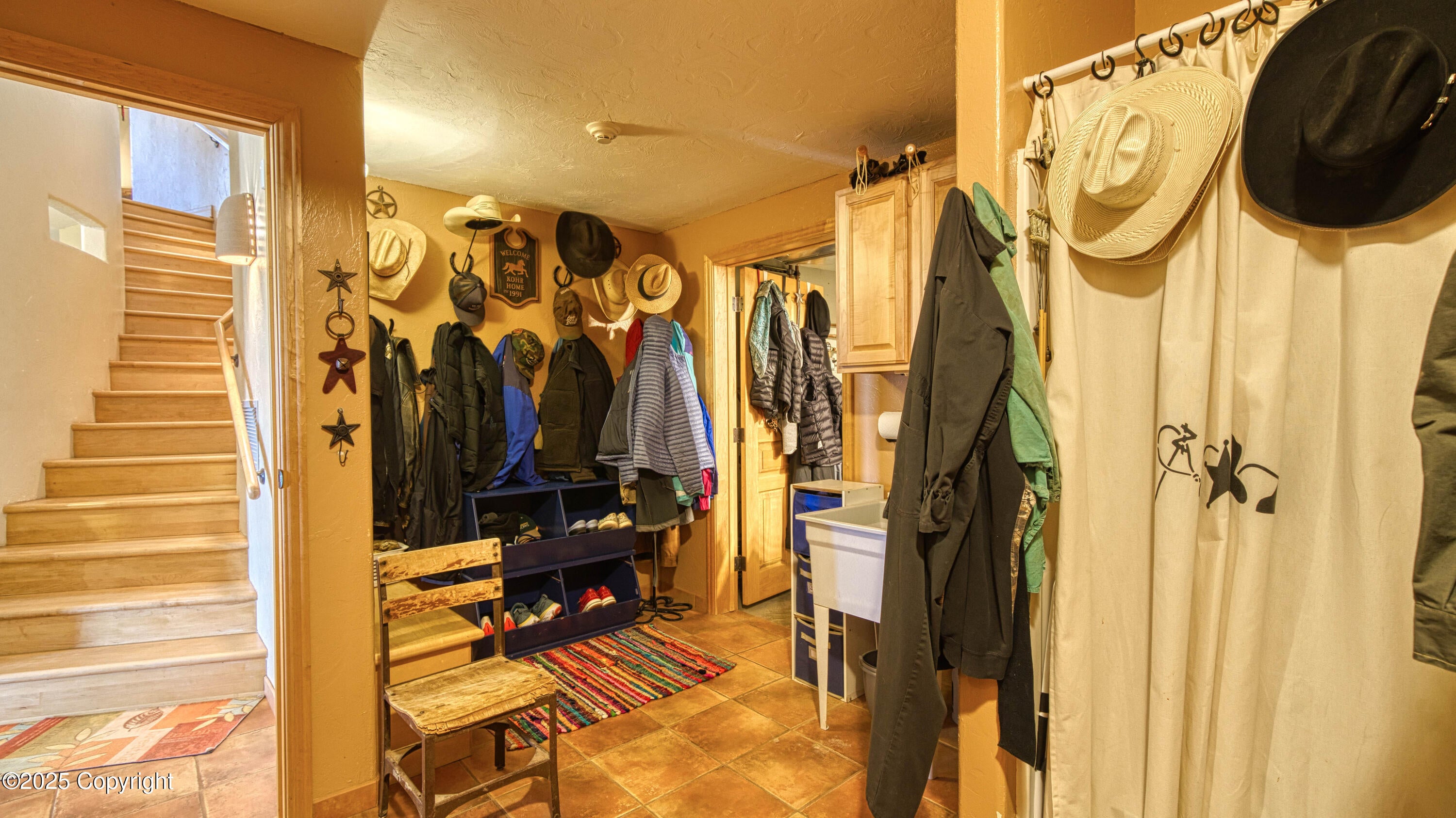 Gillette, Wyoming, 82718, United States, ,5 BathroomsBathrooms,Residential,Active,1824510