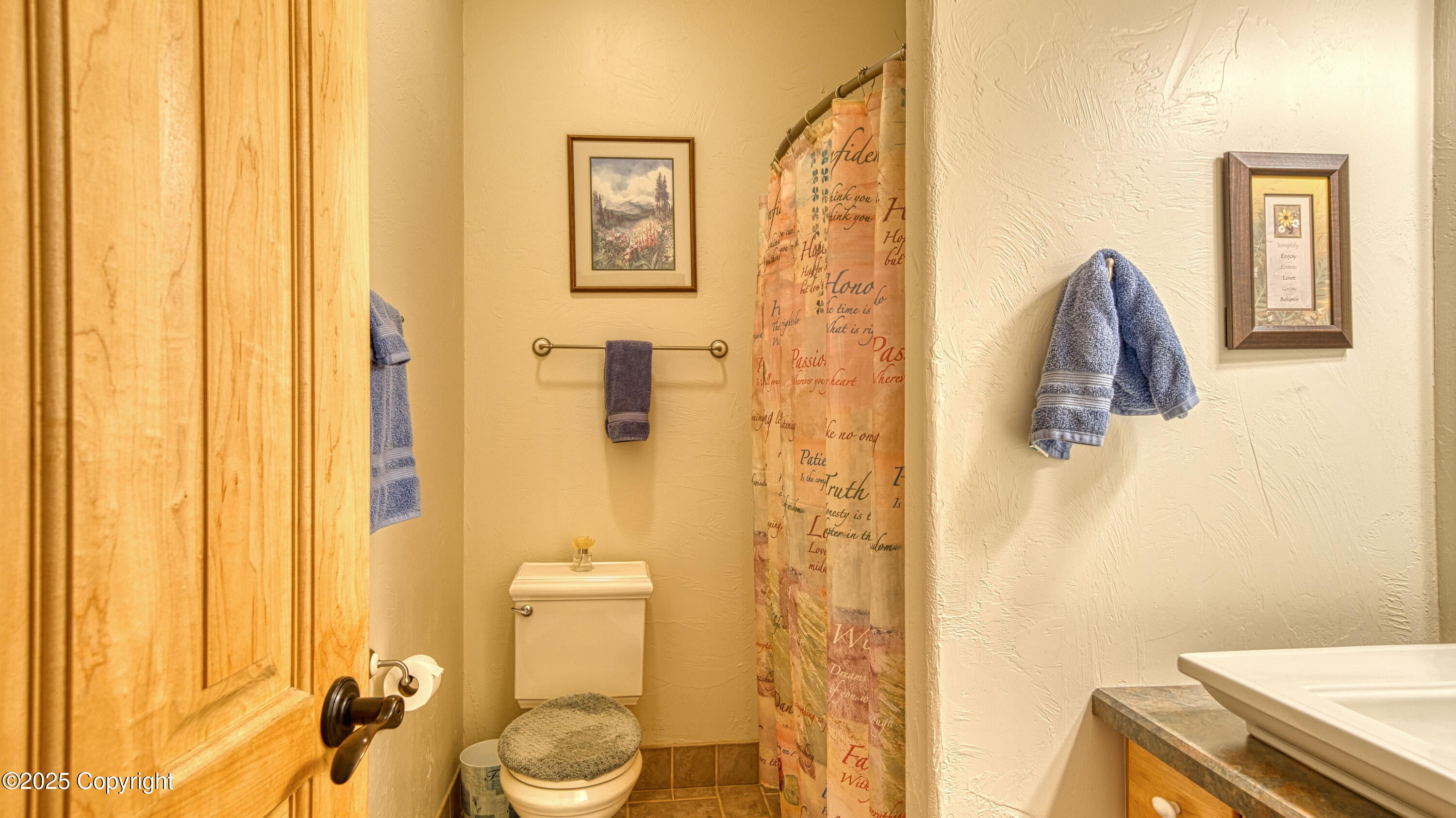 Gillette, Wyoming, 82718, United States, ,5 BathroomsBathrooms,Residential,Active,1824510
