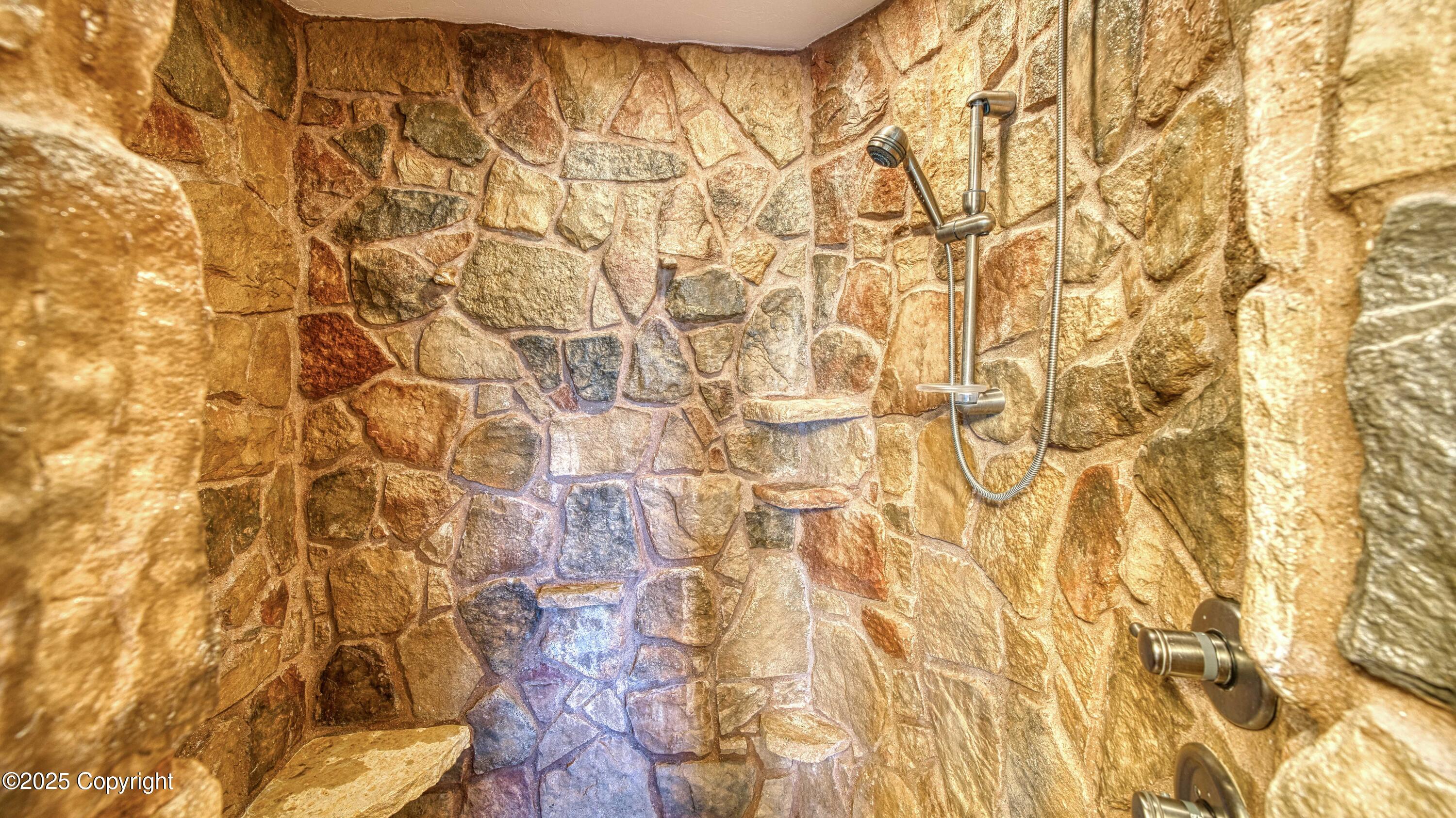 Gillette, Wyoming, 82718, United States, ,5 BathroomsBathrooms,Residential,Active,1824510