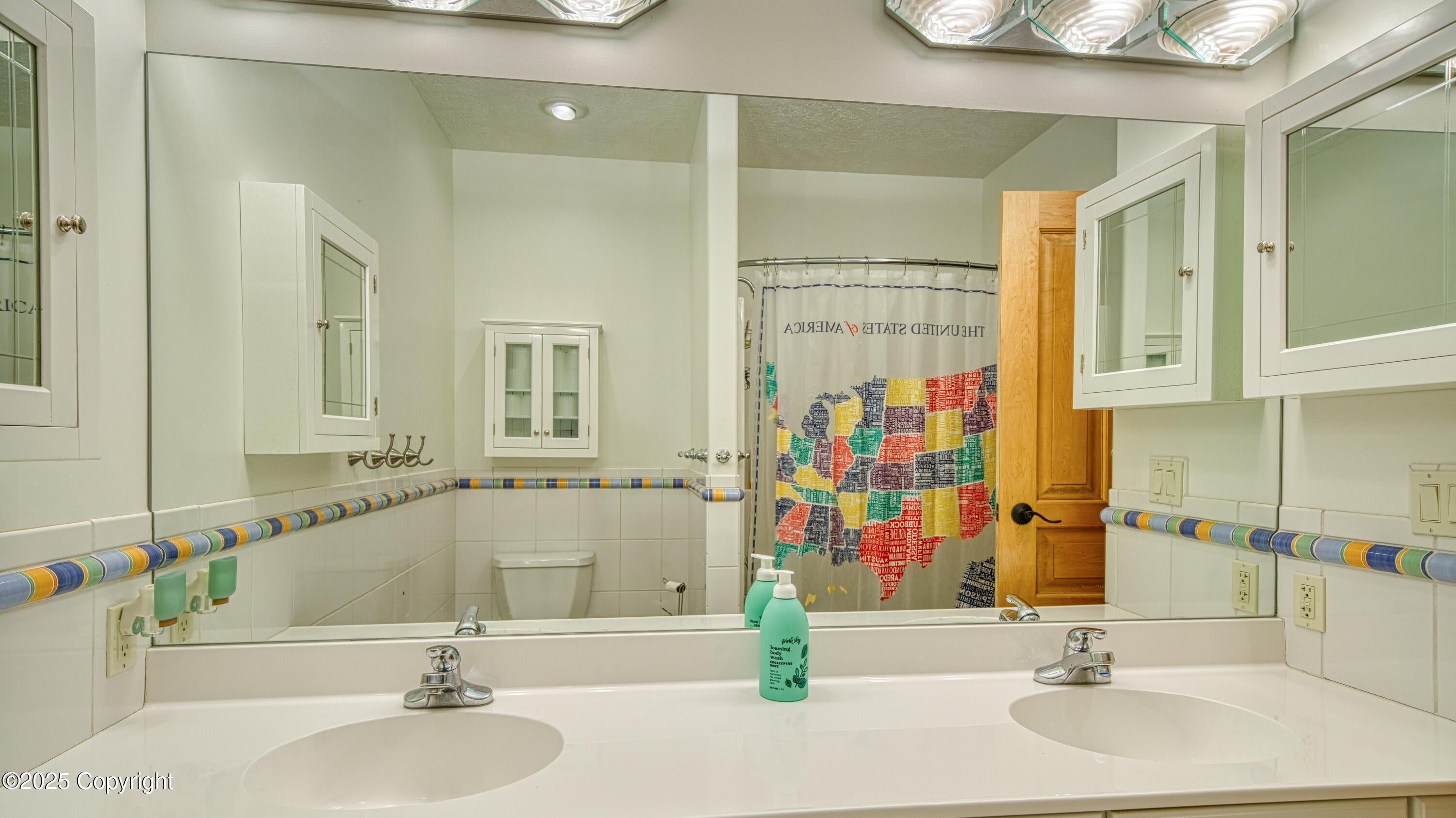 Gillette, Wyoming, 82718, United States, ,5 BathroomsBathrooms,Residential,Active,1824510
