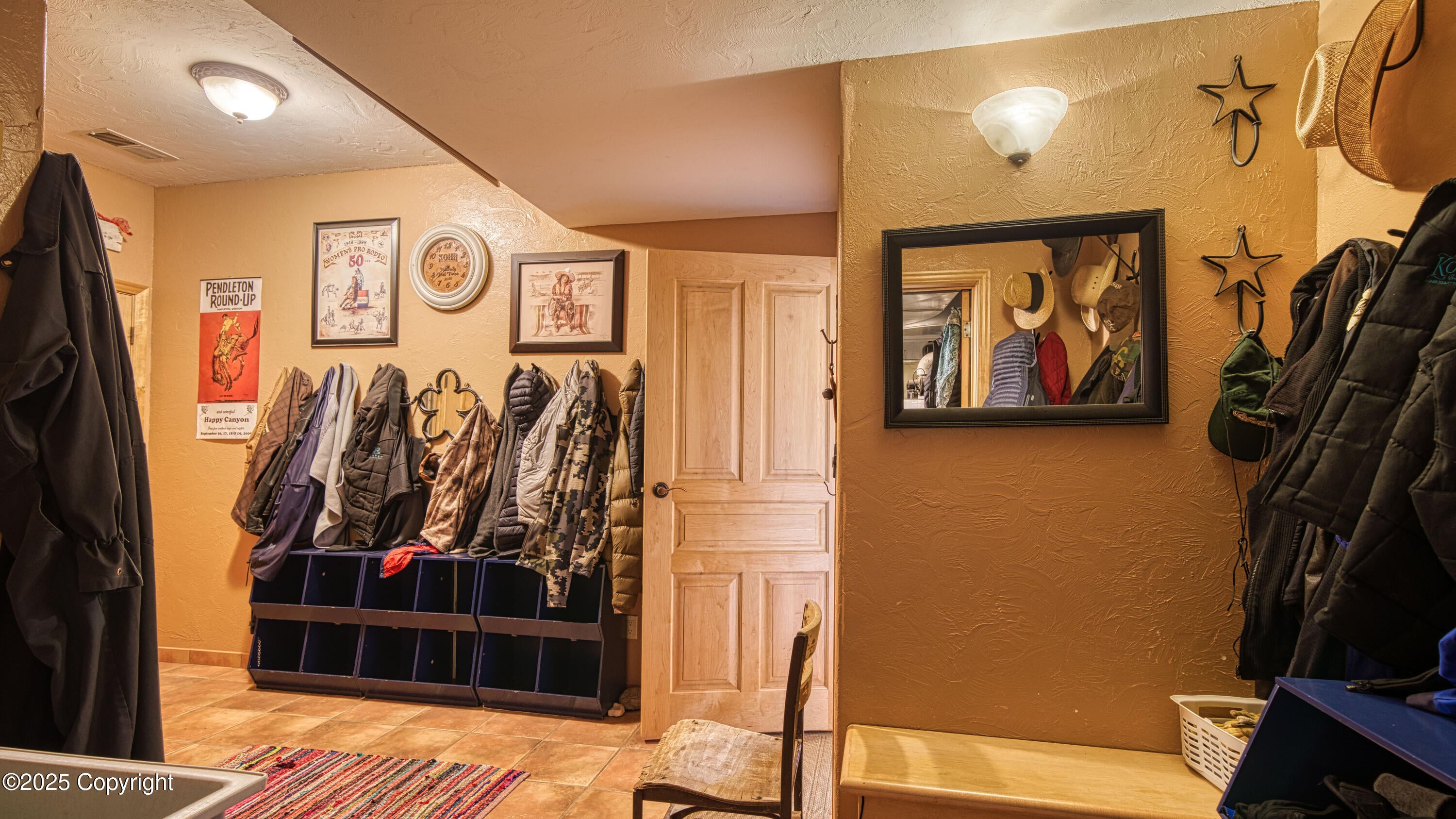 Gillette, Wyoming, 82718, United States, ,5 BathroomsBathrooms,Residential,Active,1824510