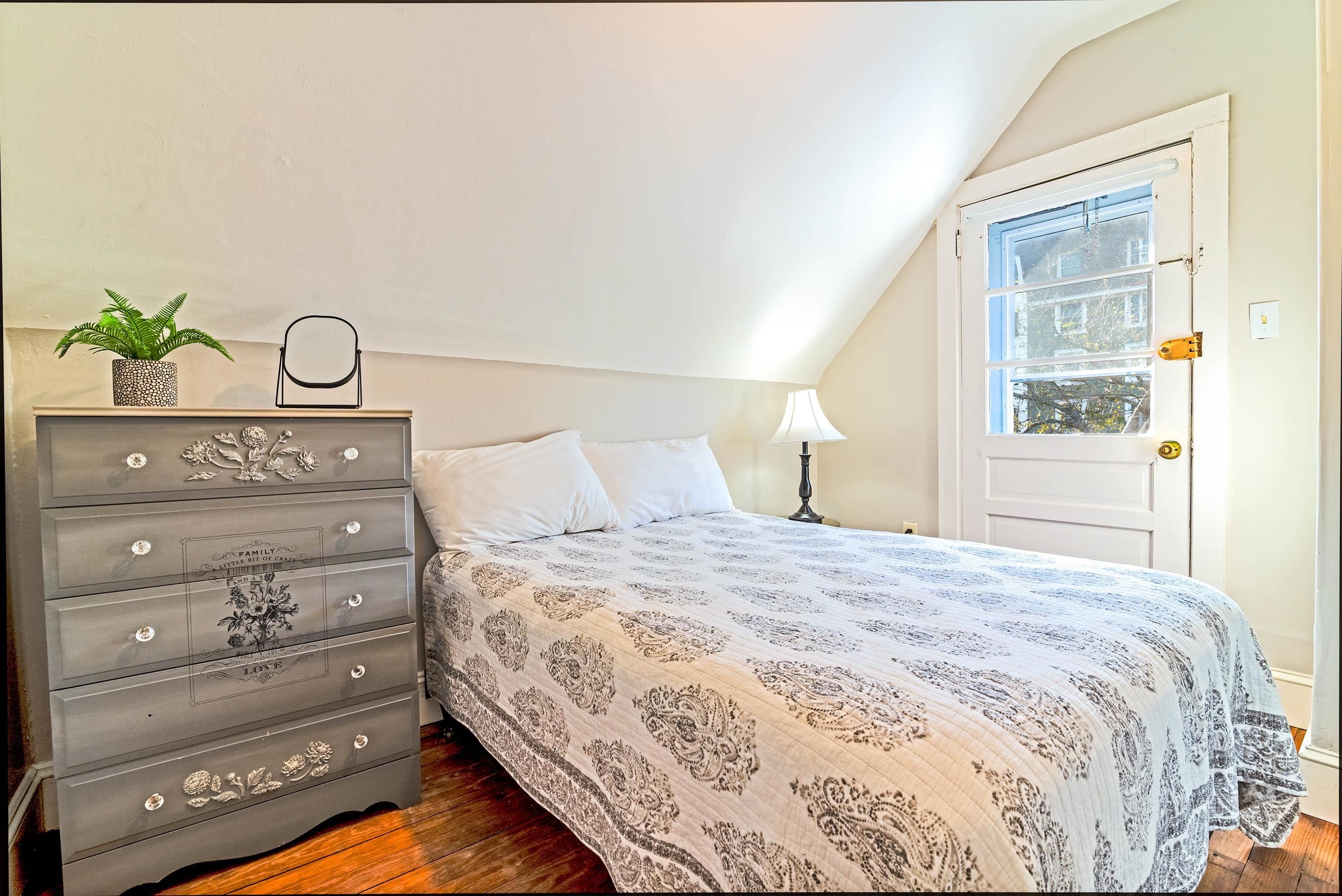 Cape May, New Jersey, 08204, United States, 8 Bedrooms Bedrooms, ,5 BathroomsBathrooms,Residential,Active,1952293