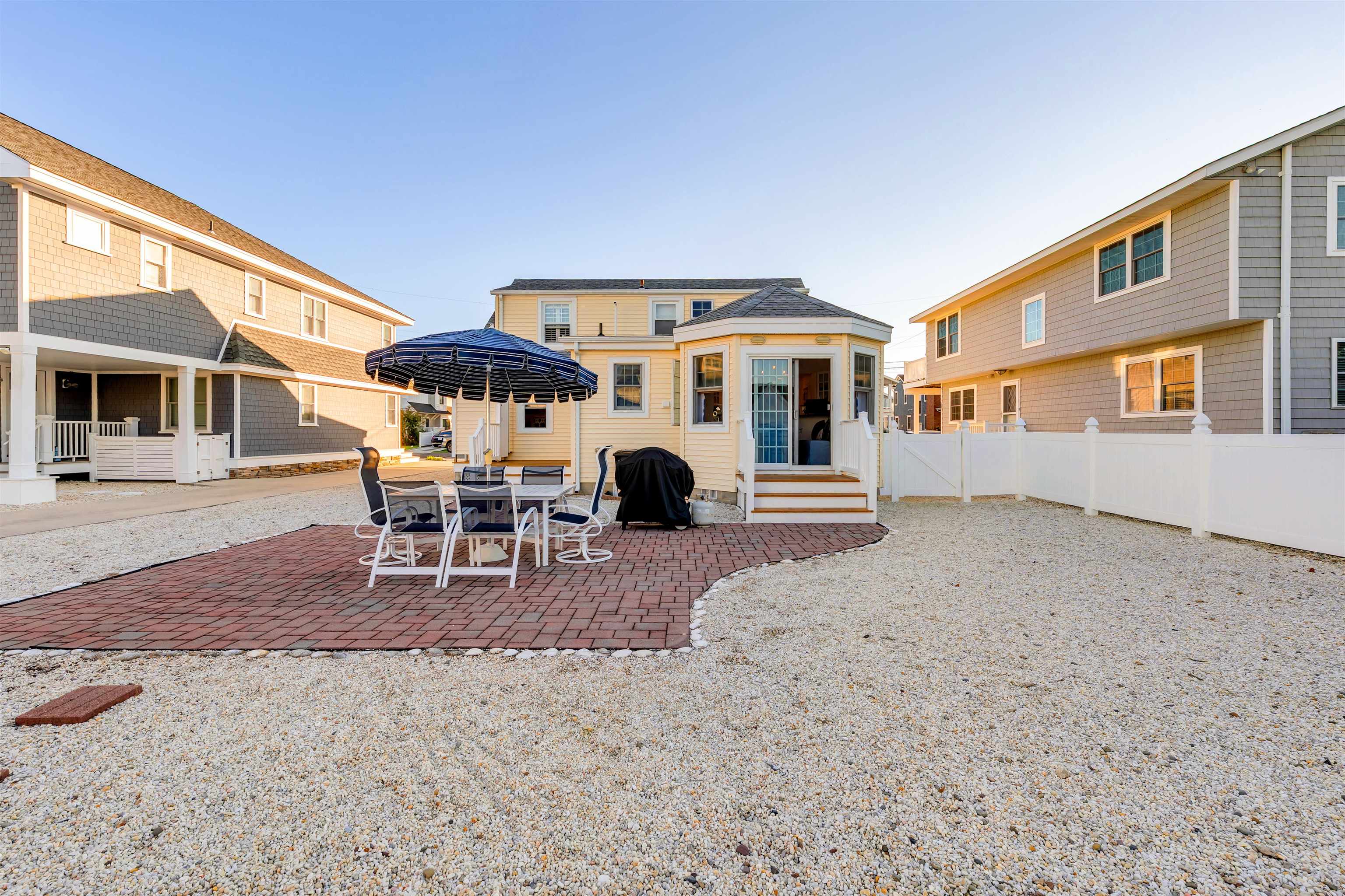 Stone Harbor, New Jersey, 08247, United States, 3 Bedrooms Bedrooms, ,2 BathroomsBathrooms,Residential,Active,1952622