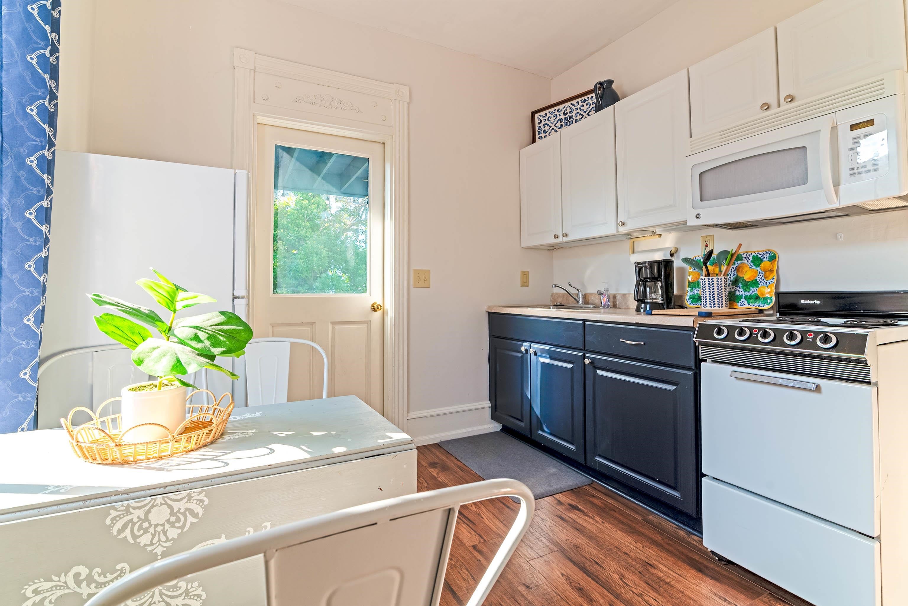 Cape May, New Jersey, 08204, United States, 8 Bedrooms Bedrooms, ,5 BathroomsBathrooms,Residential,Active,1952293