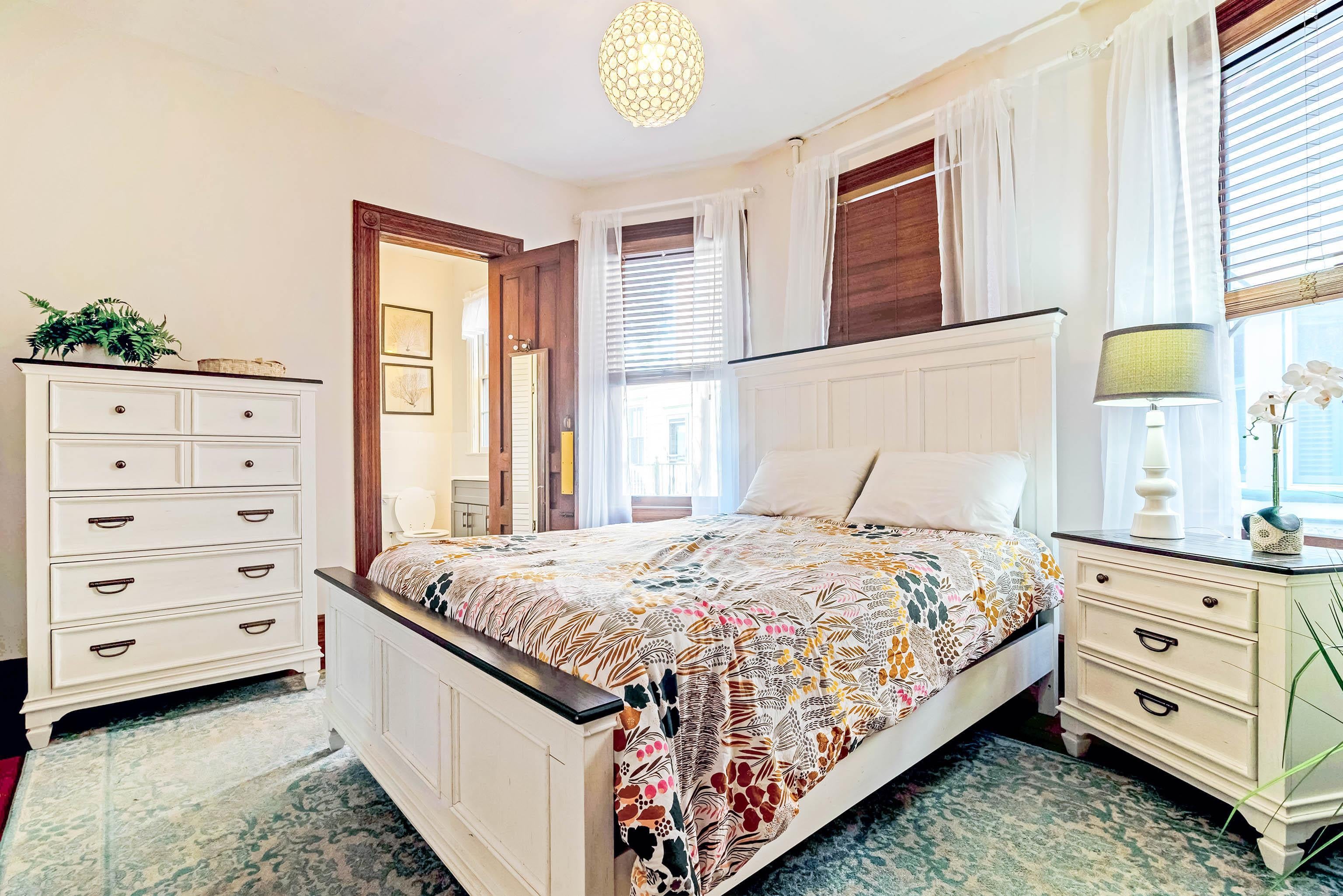 Cape May, New Jersey, 08204, United States, 8 Bedrooms Bedrooms, ,5 BathroomsBathrooms,Residential,Active,1952293