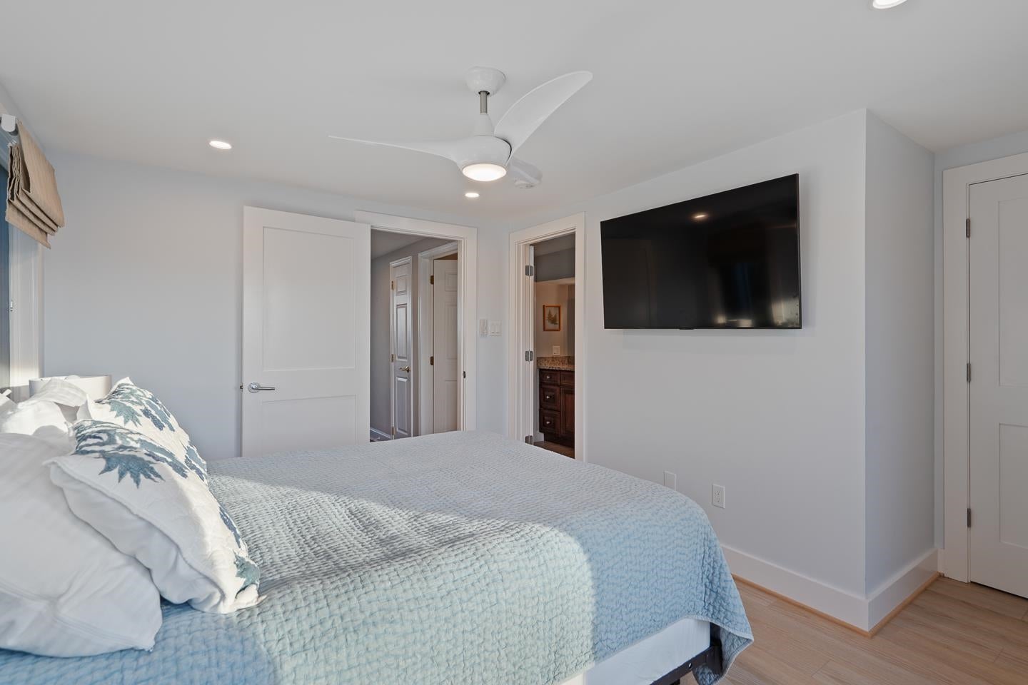 Sea Isle City, New Jersey, 08243, United States, 5 Bedrooms Bedrooms, ,4 BathroomsBathrooms,Residential,Active,1953272
