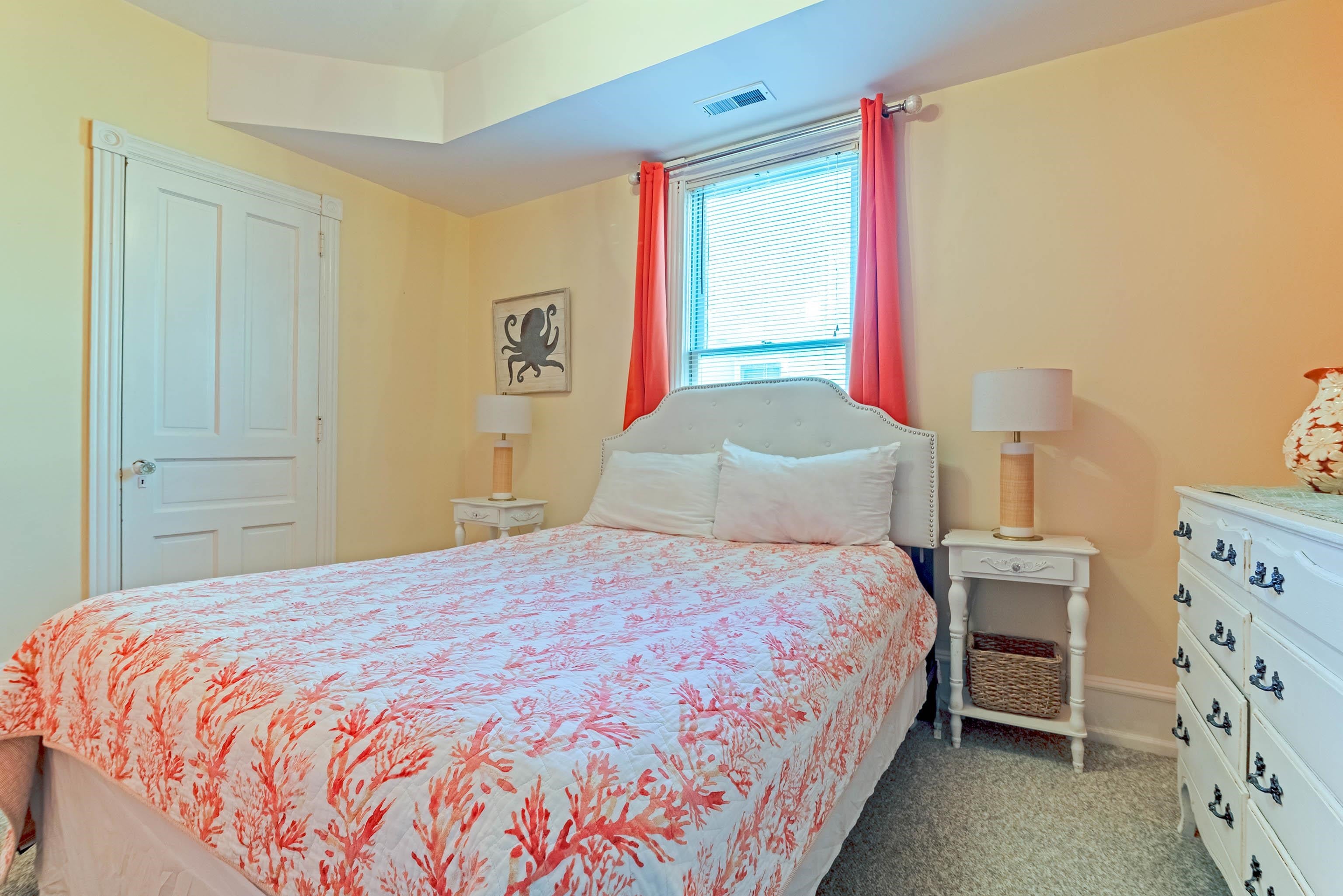 Cape May, New Jersey, 08204, United States, 8 Bedrooms Bedrooms, ,5 BathroomsBathrooms,Residential,Active,1952293