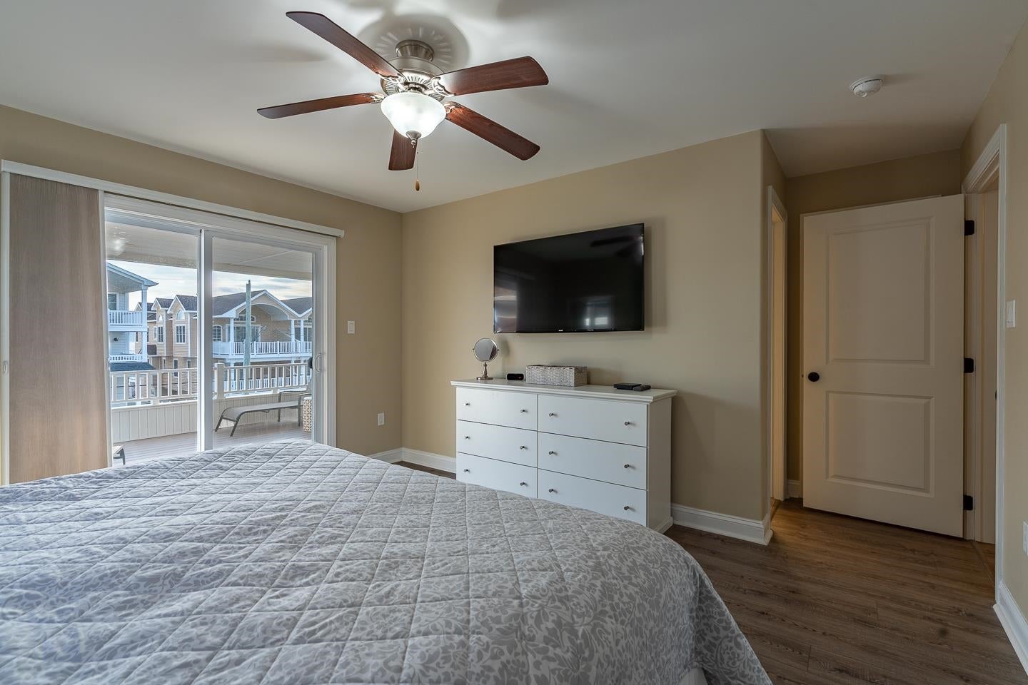 Sea Isle City, New Jersey, 08243, United States, 7 Bedrooms Bedrooms, ,5 BathroomsBathrooms,Residential,Pending,1993611