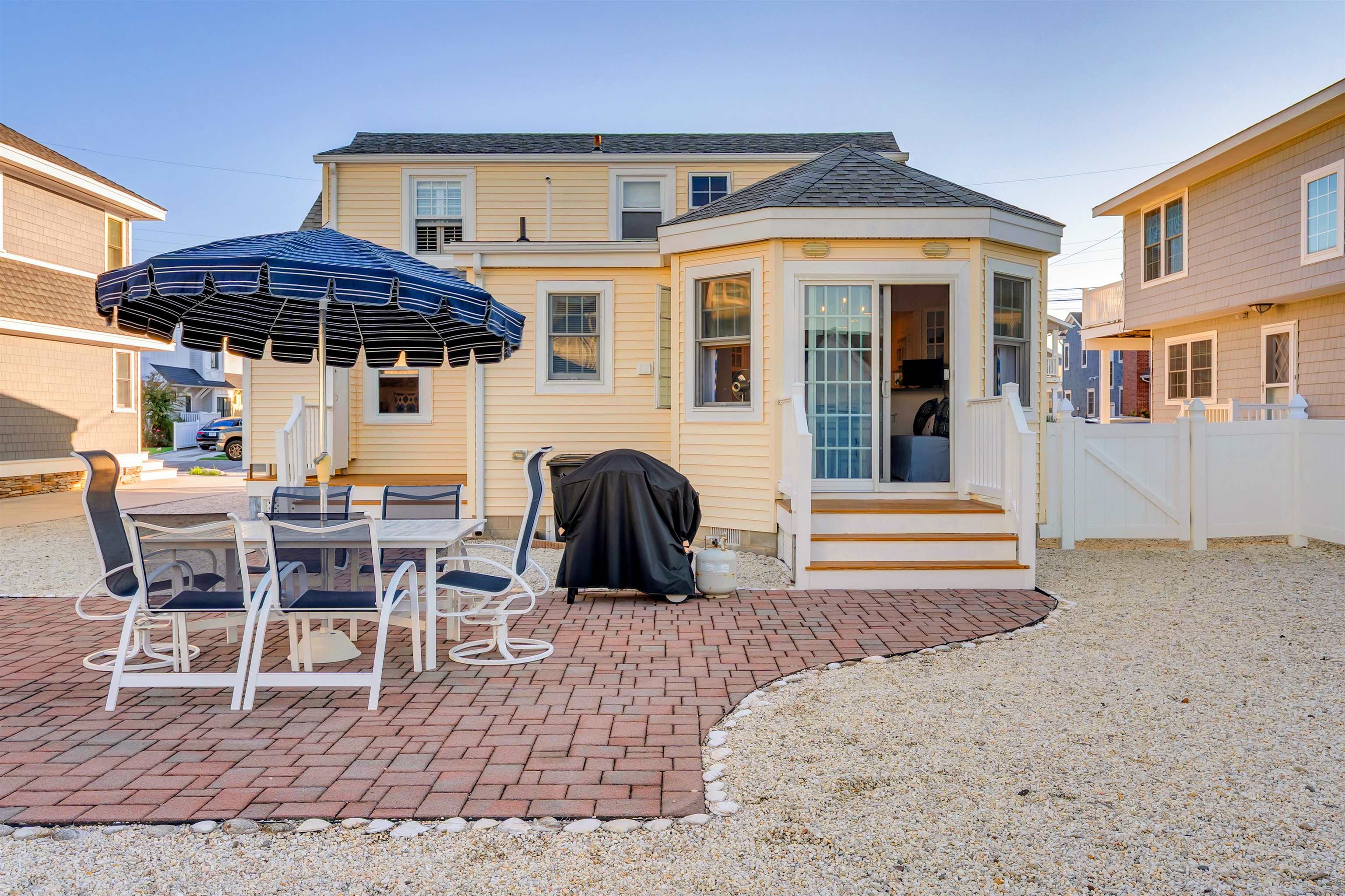 Stone Harbor, New Jersey, 08247, United States, 3 Bedrooms Bedrooms, ,2 BathroomsBathrooms,Residential,Active,1952622