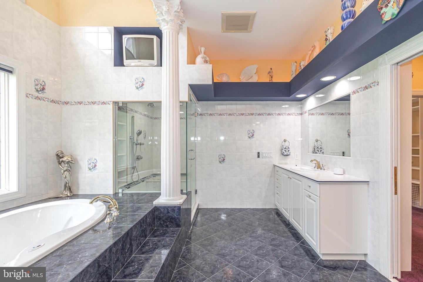 Moorestown, New Jersey, 08057, United States, 5 Bedrooms Bedrooms, ,7 BathroomsBathrooms,Residential,Active,1898011