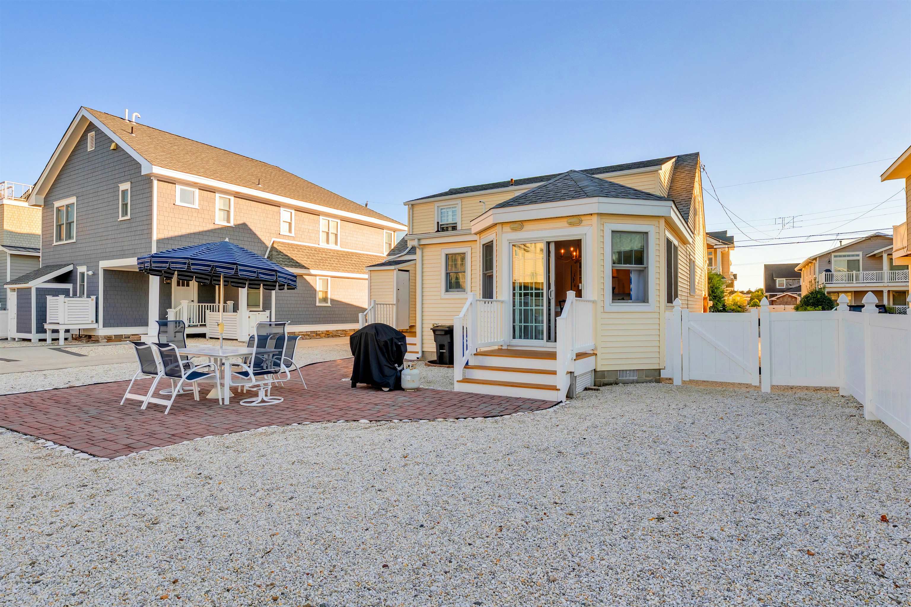 Stone Harbor, New Jersey, 08247, United States, 3 Bedrooms Bedrooms, ,2 BathroomsBathrooms,Residential,Active,1952622