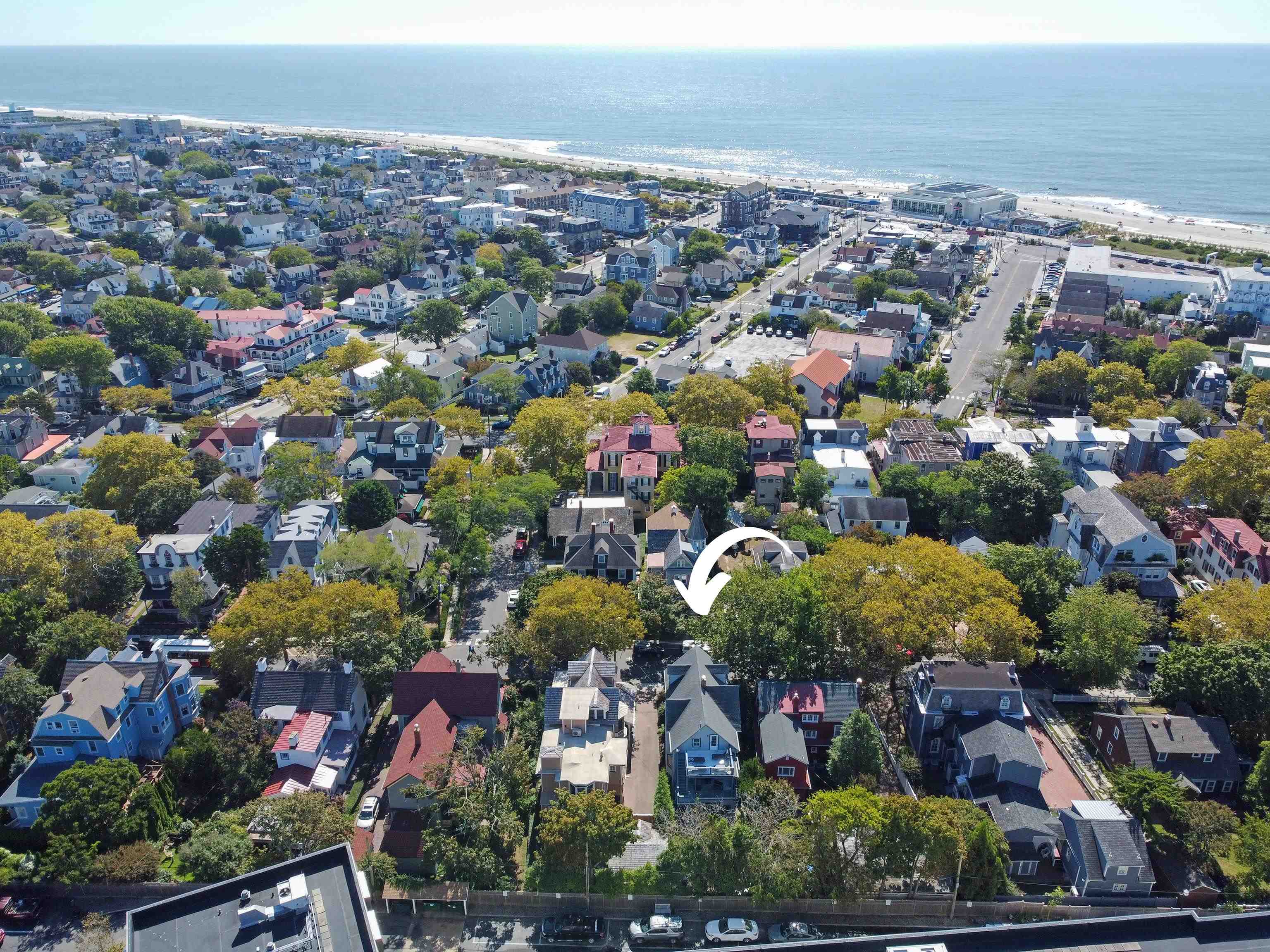 Cape May, New Jersey, 08204, United States, 8 Bedrooms Bedrooms, ,5 BathroomsBathrooms,Residential,Active,1952293