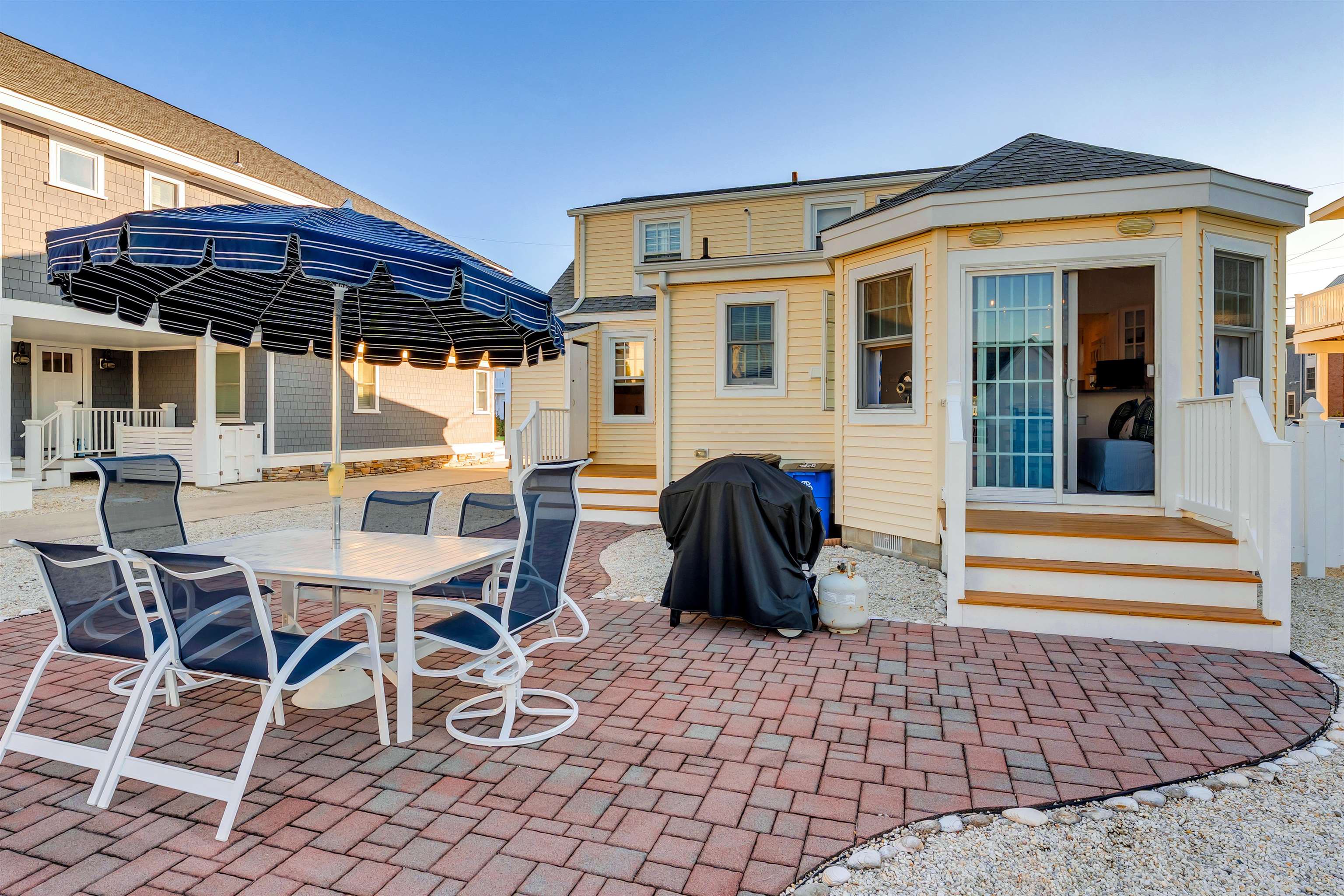 Stone Harbor, New Jersey, 08247, United States, 3 Bedrooms Bedrooms, ,2 BathroomsBathrooms,Residential,Active,1952622