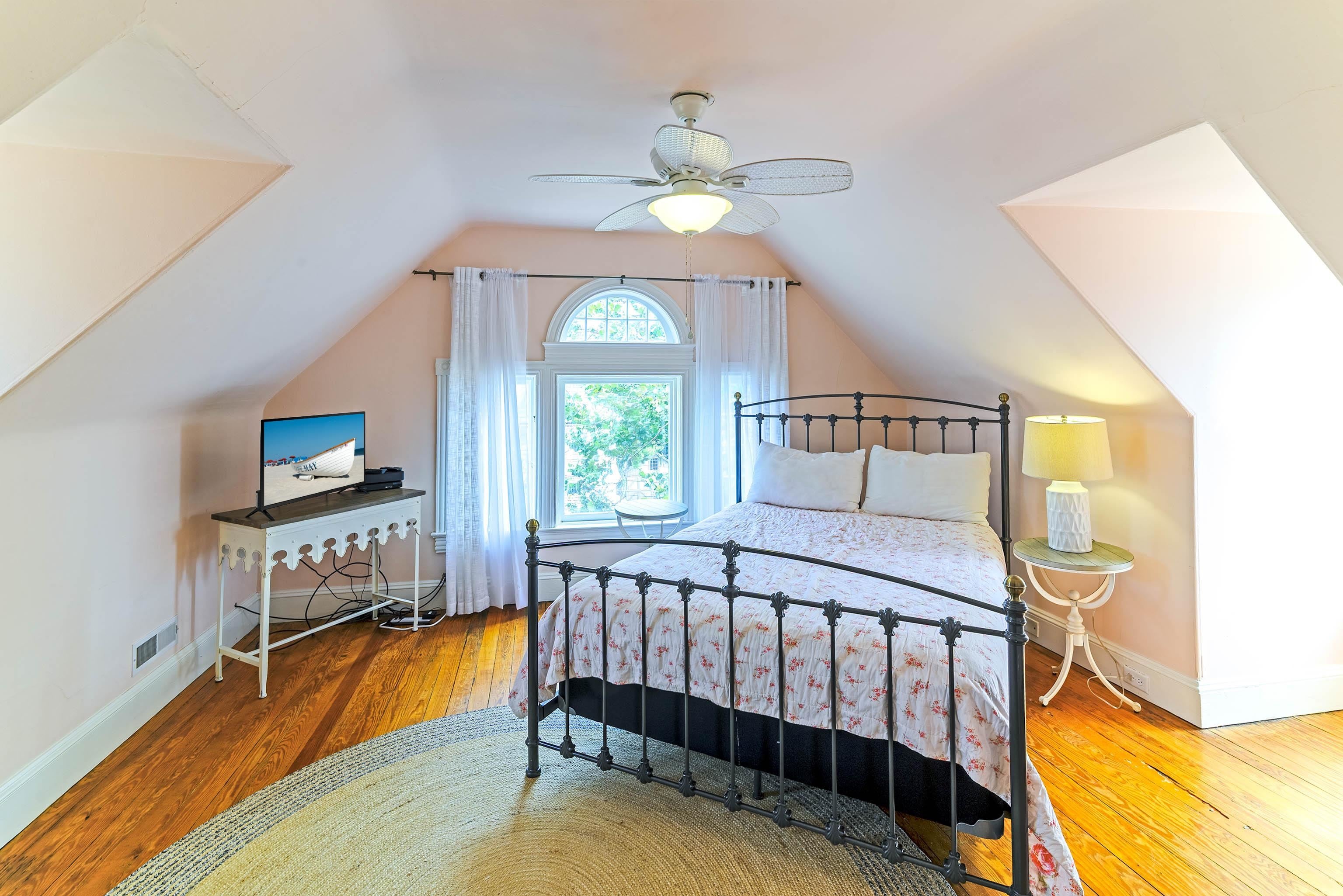 Cape May, New Jersey, 08204, United States, 8 Bedrooms Bedrooms, ,5 BathroomsBathrooms,Residential,Active,1952293