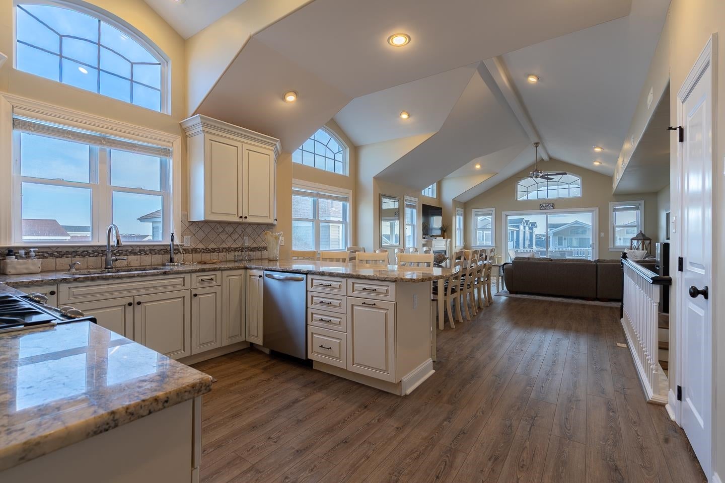 Sea Isle City, New Jersey, 08243, United States, 7 Bedrooms Bedrooms, ,5 BathroomsBathrooms,Residential,Pending,1993611